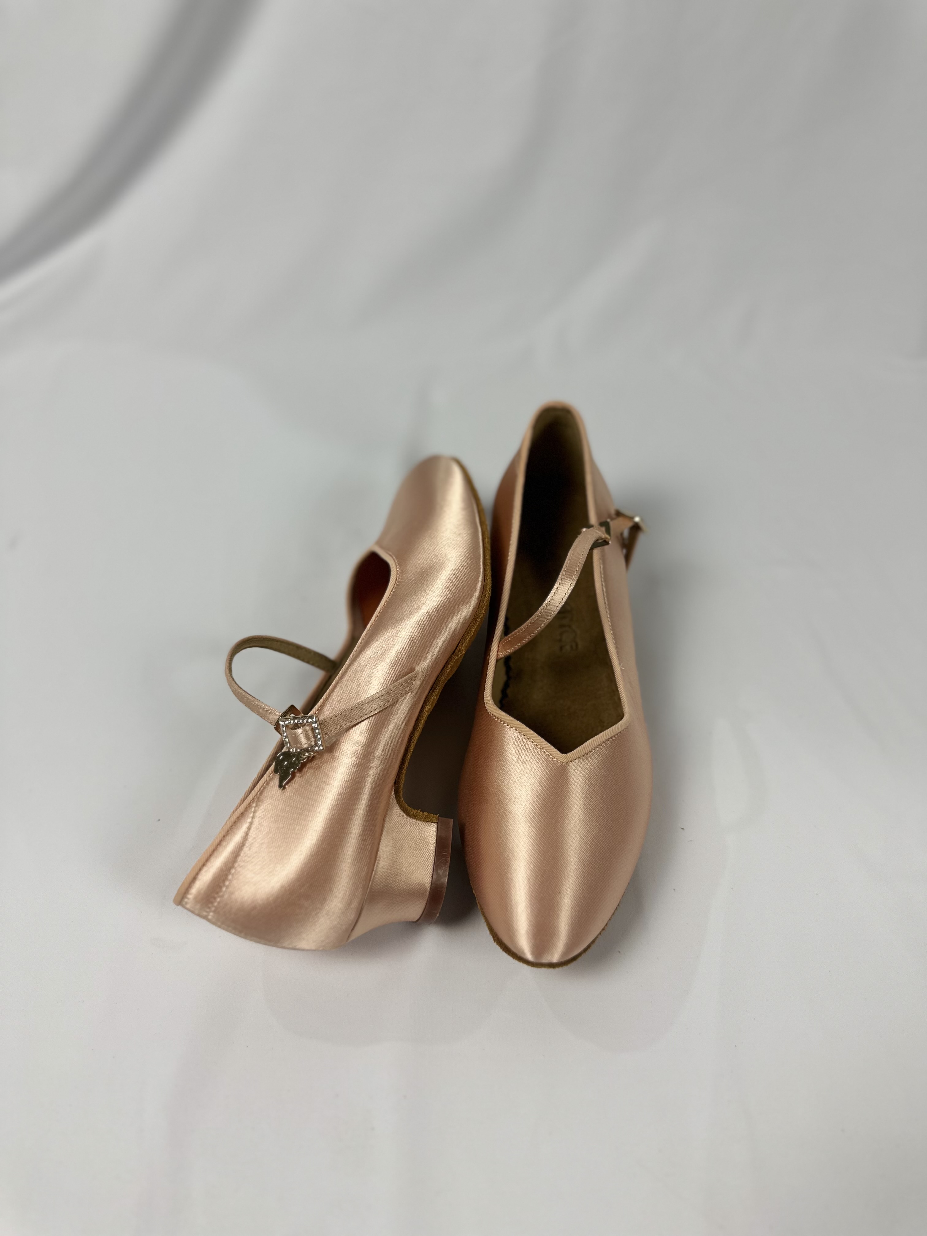 BD 138 - WIDE HEEL