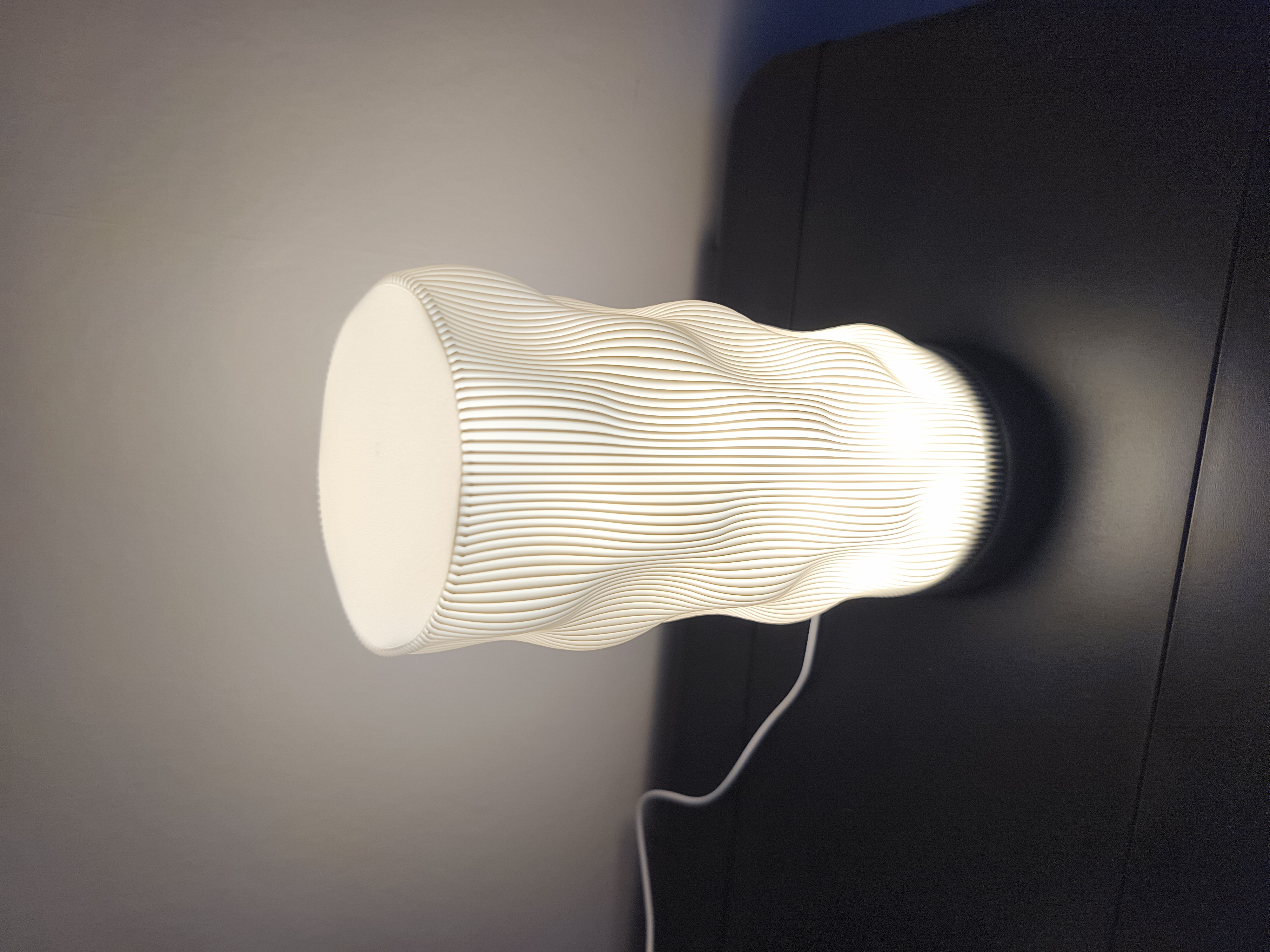 LED stalinė lempa su šilta šviesa (USB jungtis)