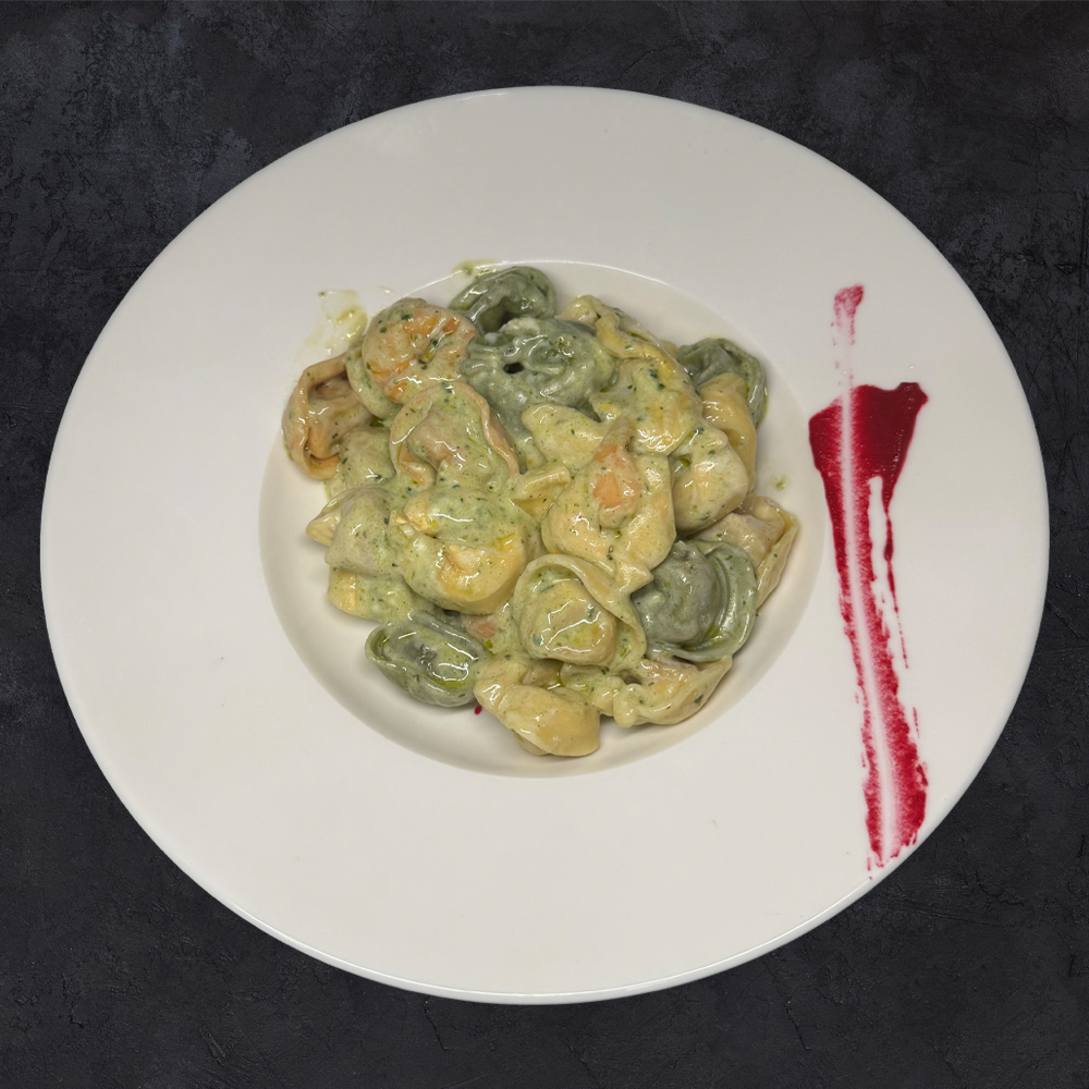 Pesto Soslu Renkli Peynirli Tortellini