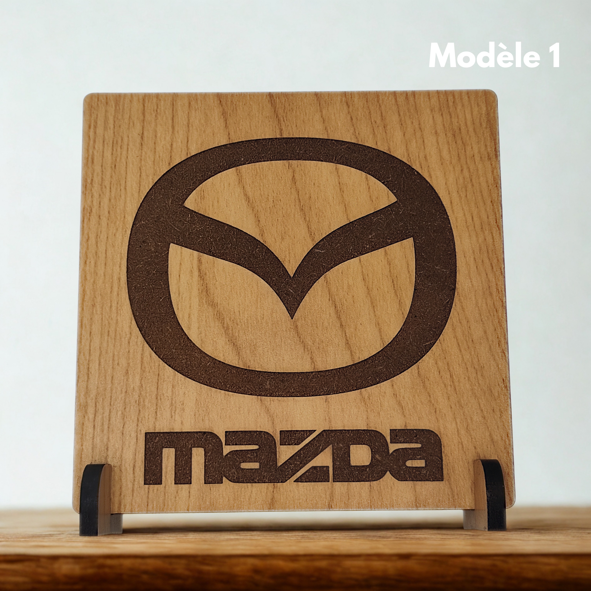Logo Mazda - Gravure sur bois