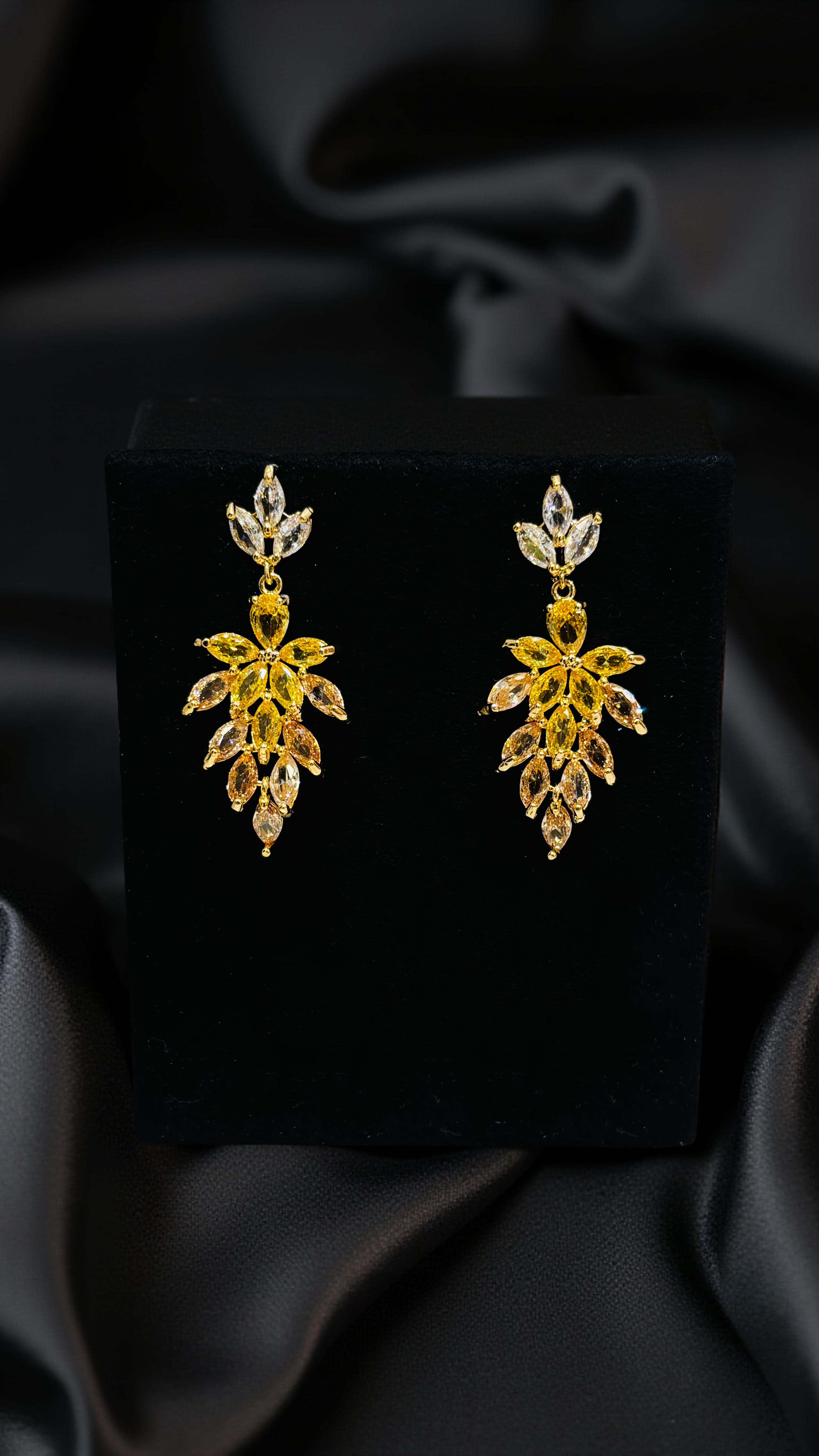 Leaf Pendant Necklace Set