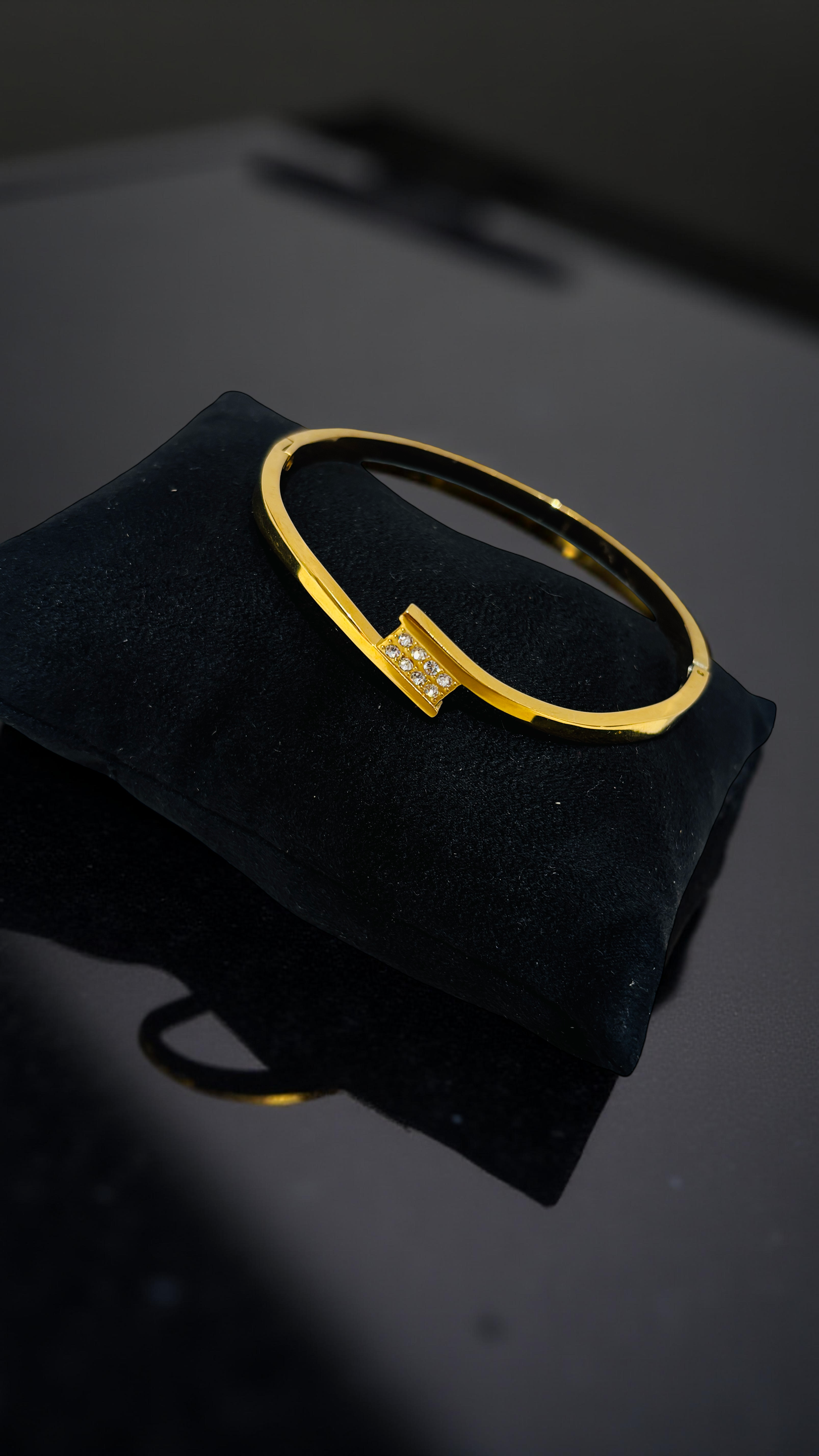 Elegant Golden Kada Bracelet