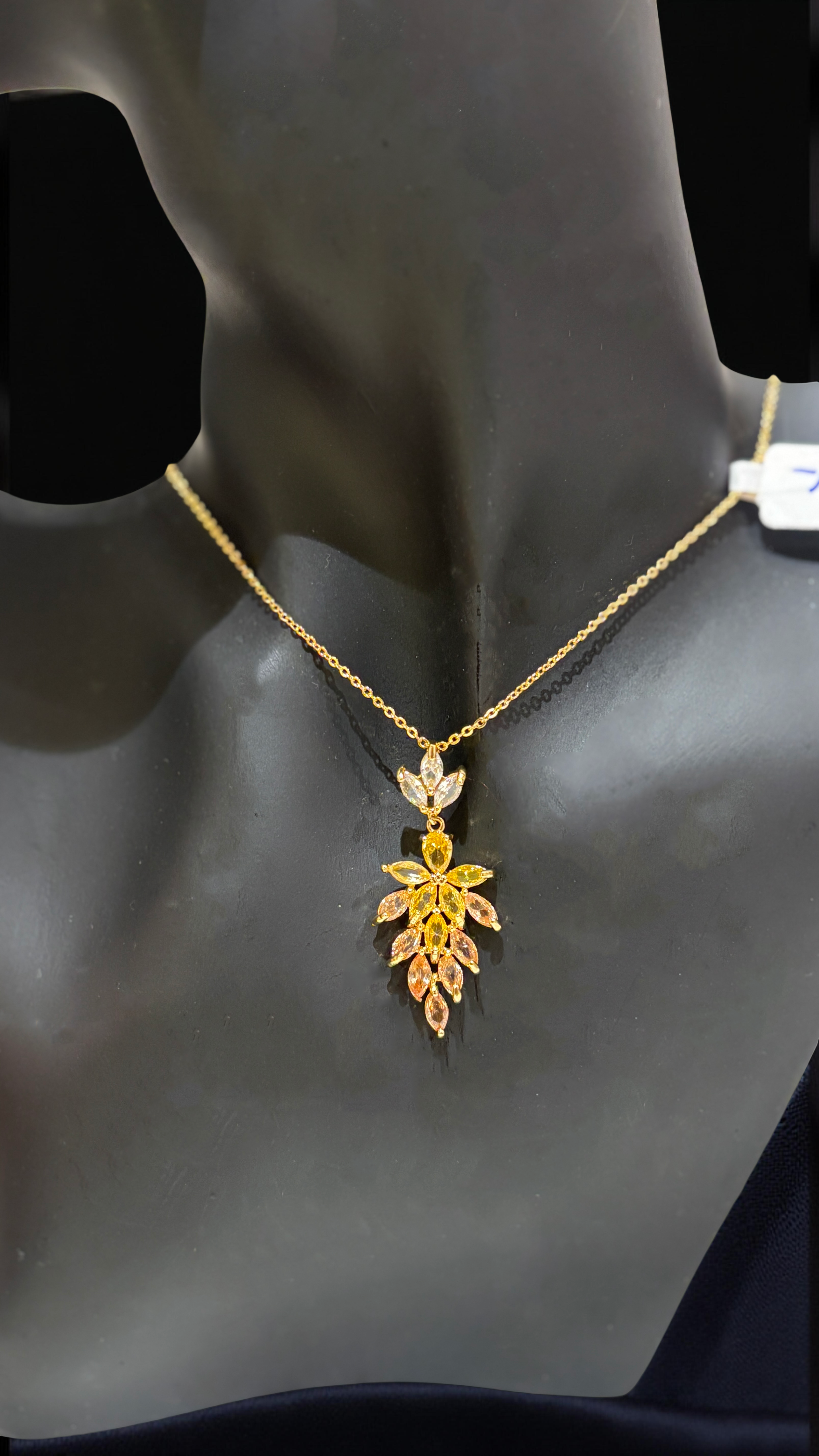 Leaf Pendant Necklace Set