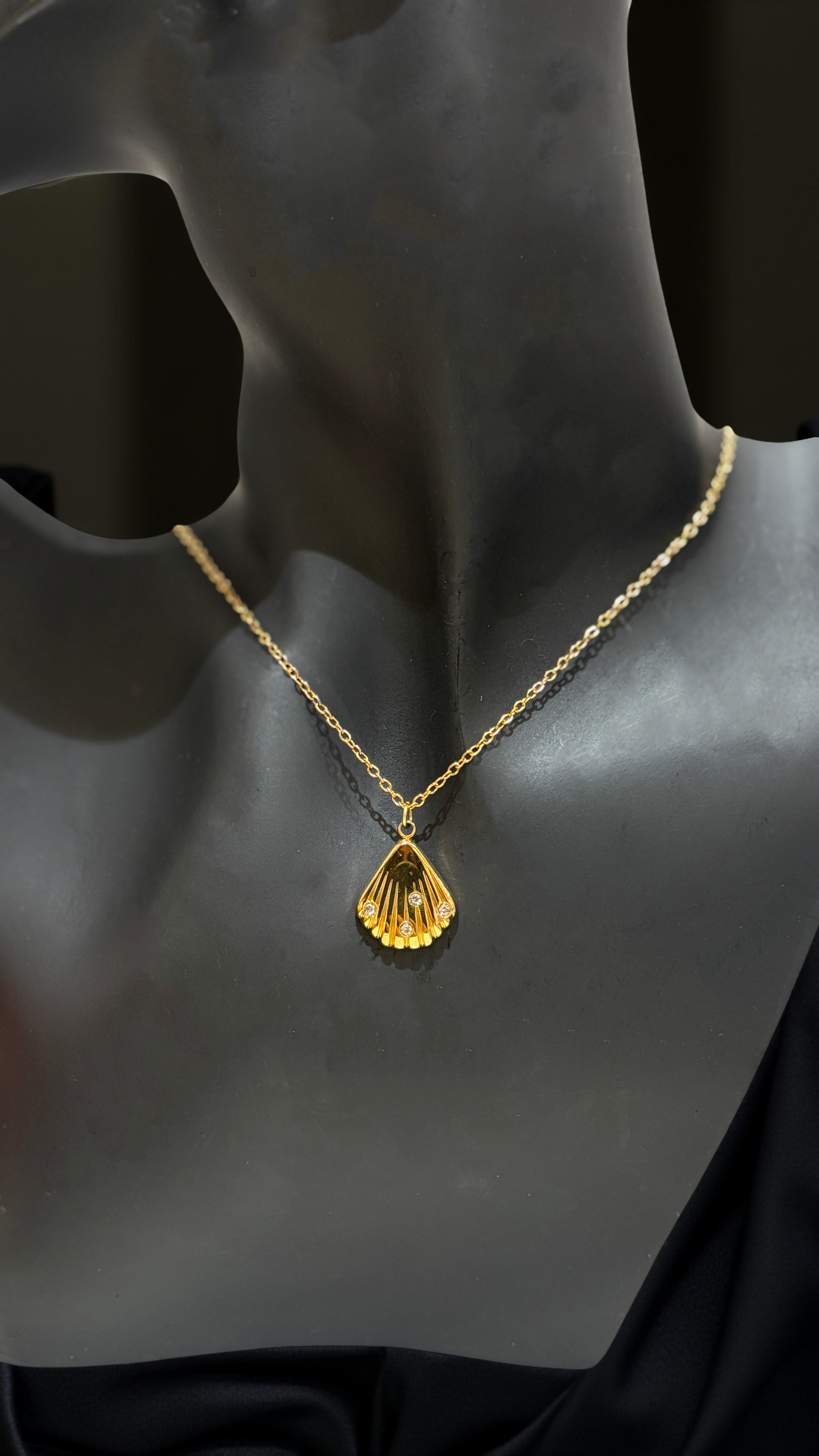 Gold Shell Pendant Necklace
