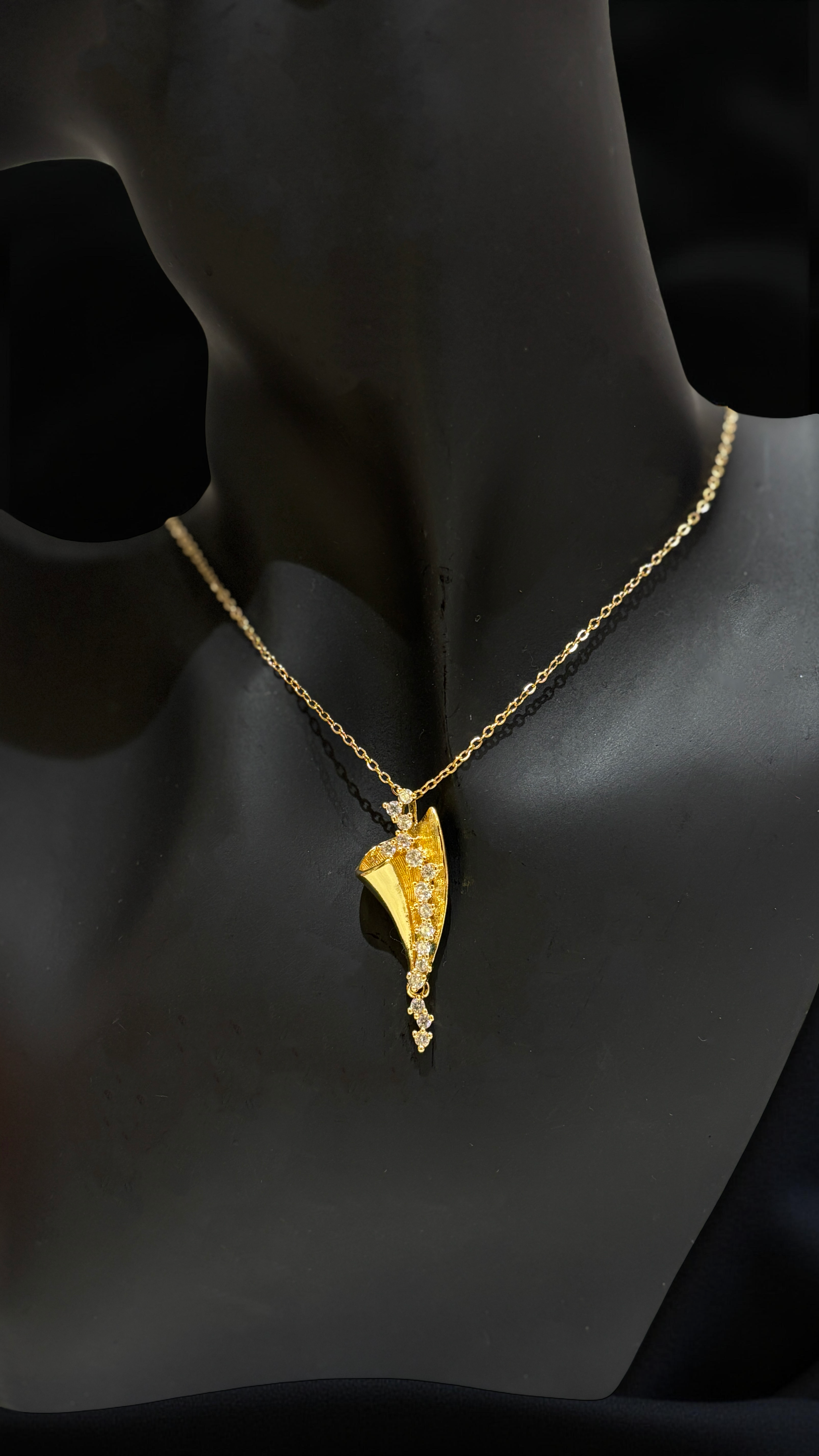 Golden  Pendant Necklace