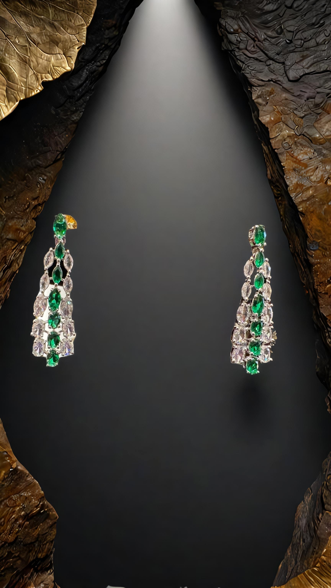 Statement Emerald and ivory necklace set 