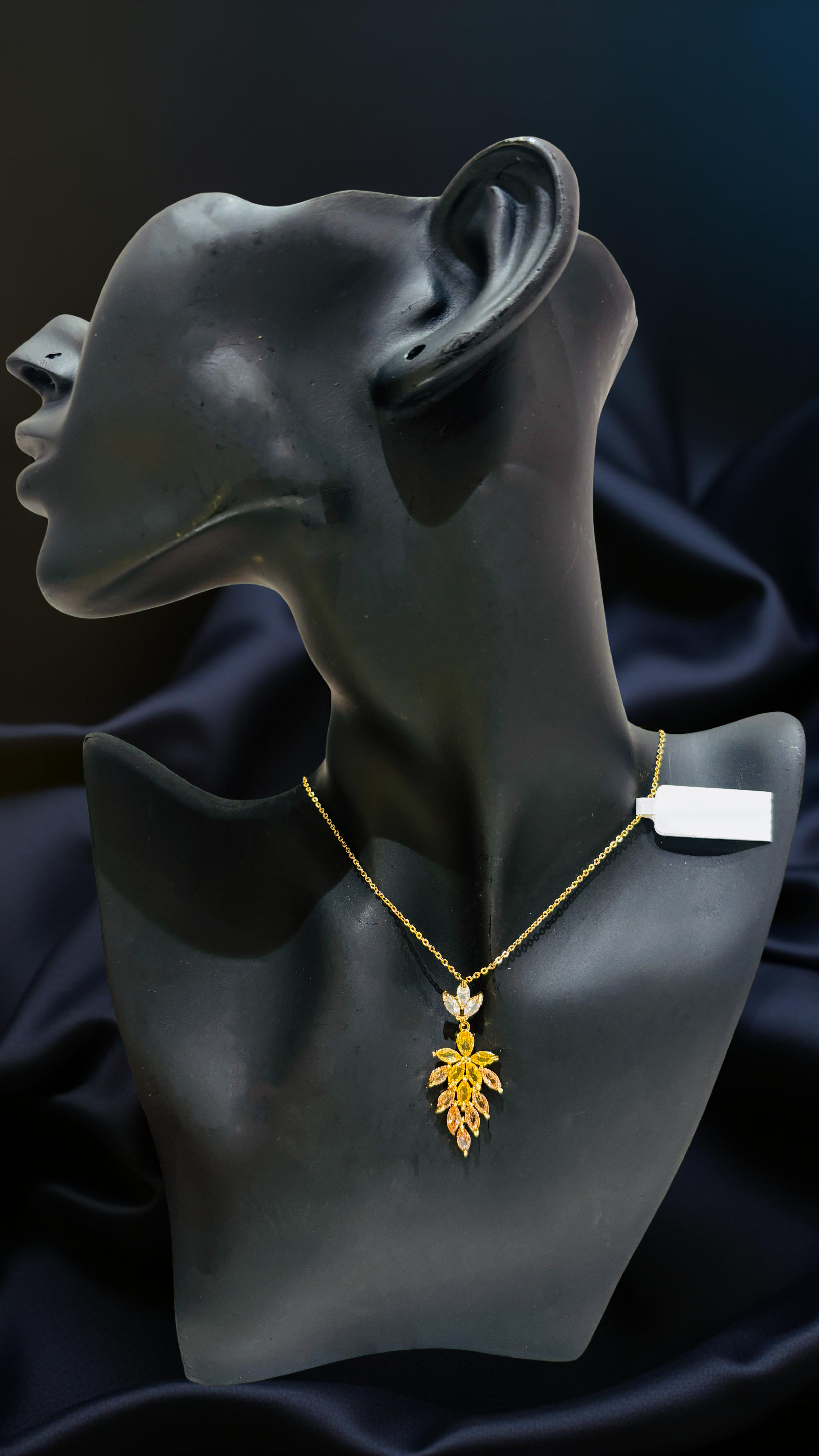 Leaf Pendant Necklace Set
