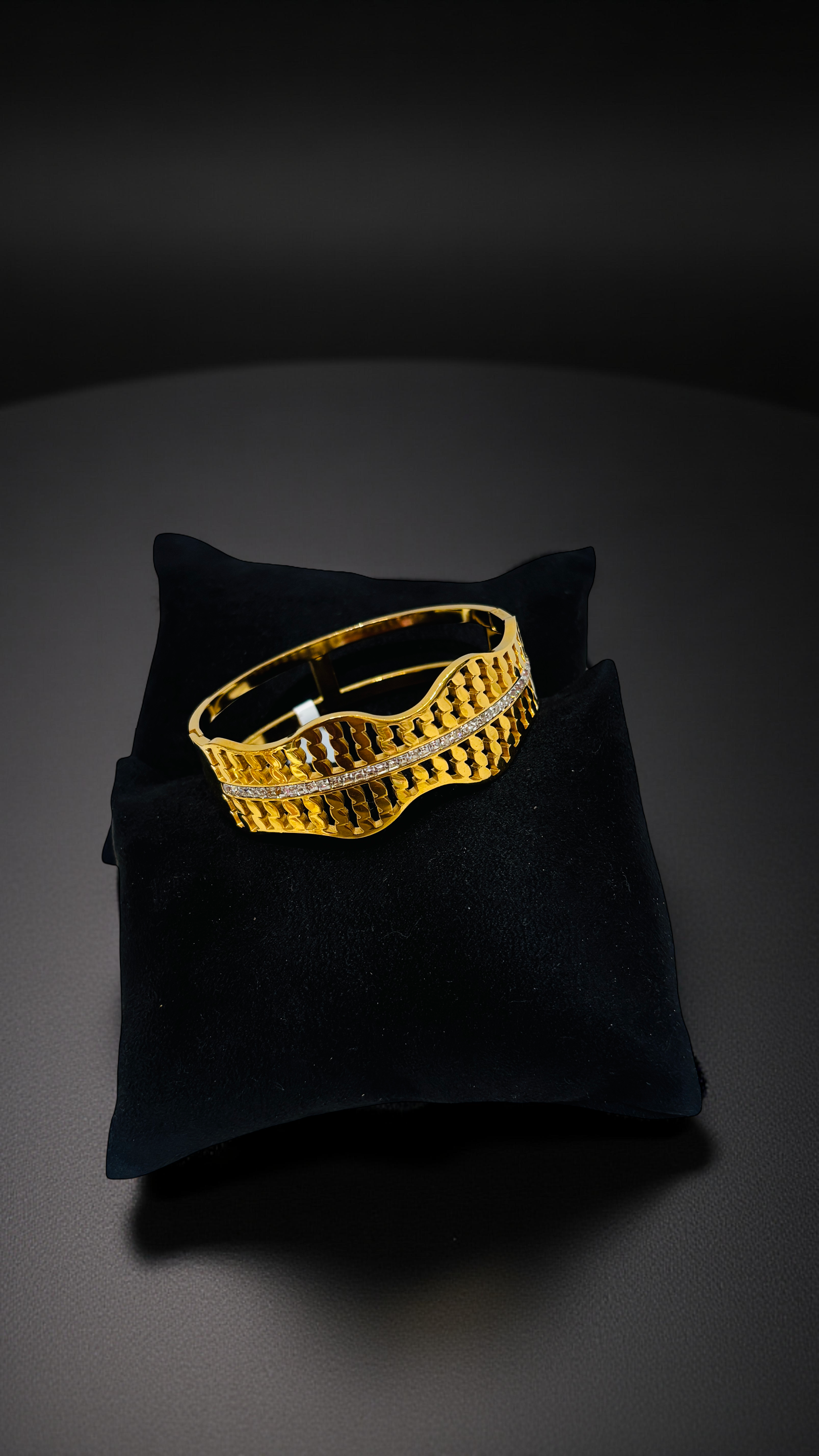 Elegant Golen Kada  Bracelet