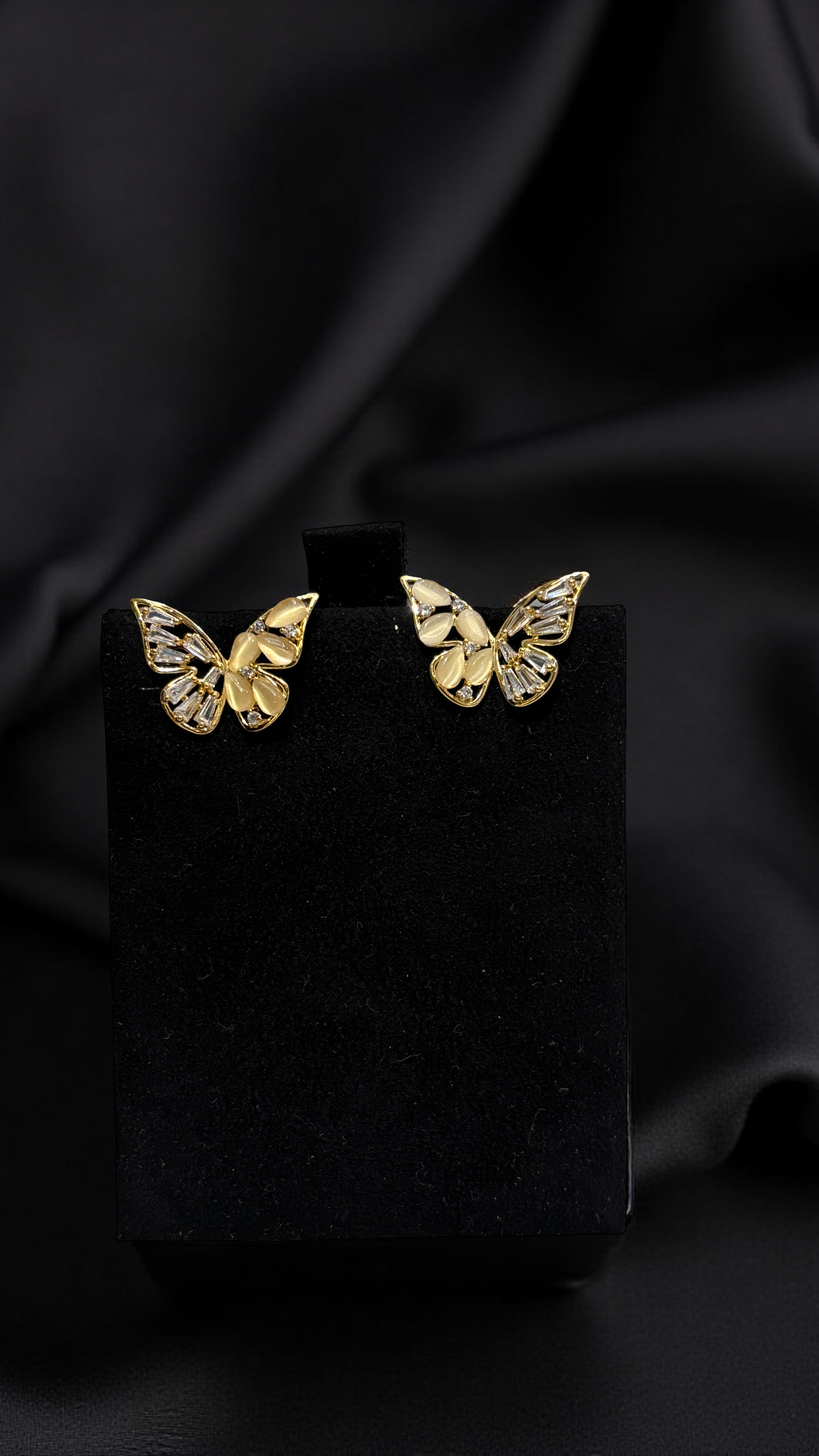 Elegant Gold Butterfly Necklace Set