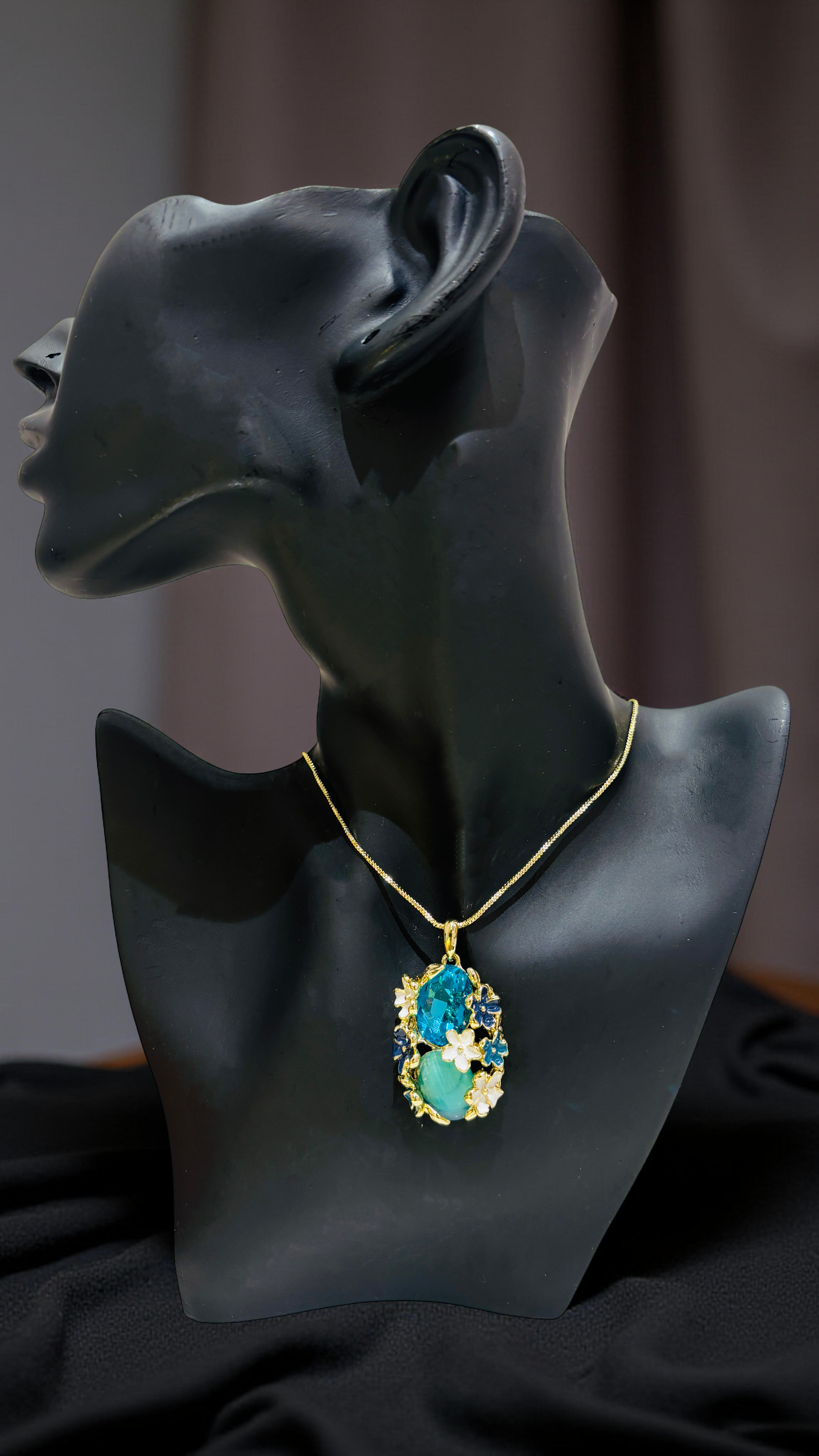 Gold and Turquoise Pendant Necklace Set