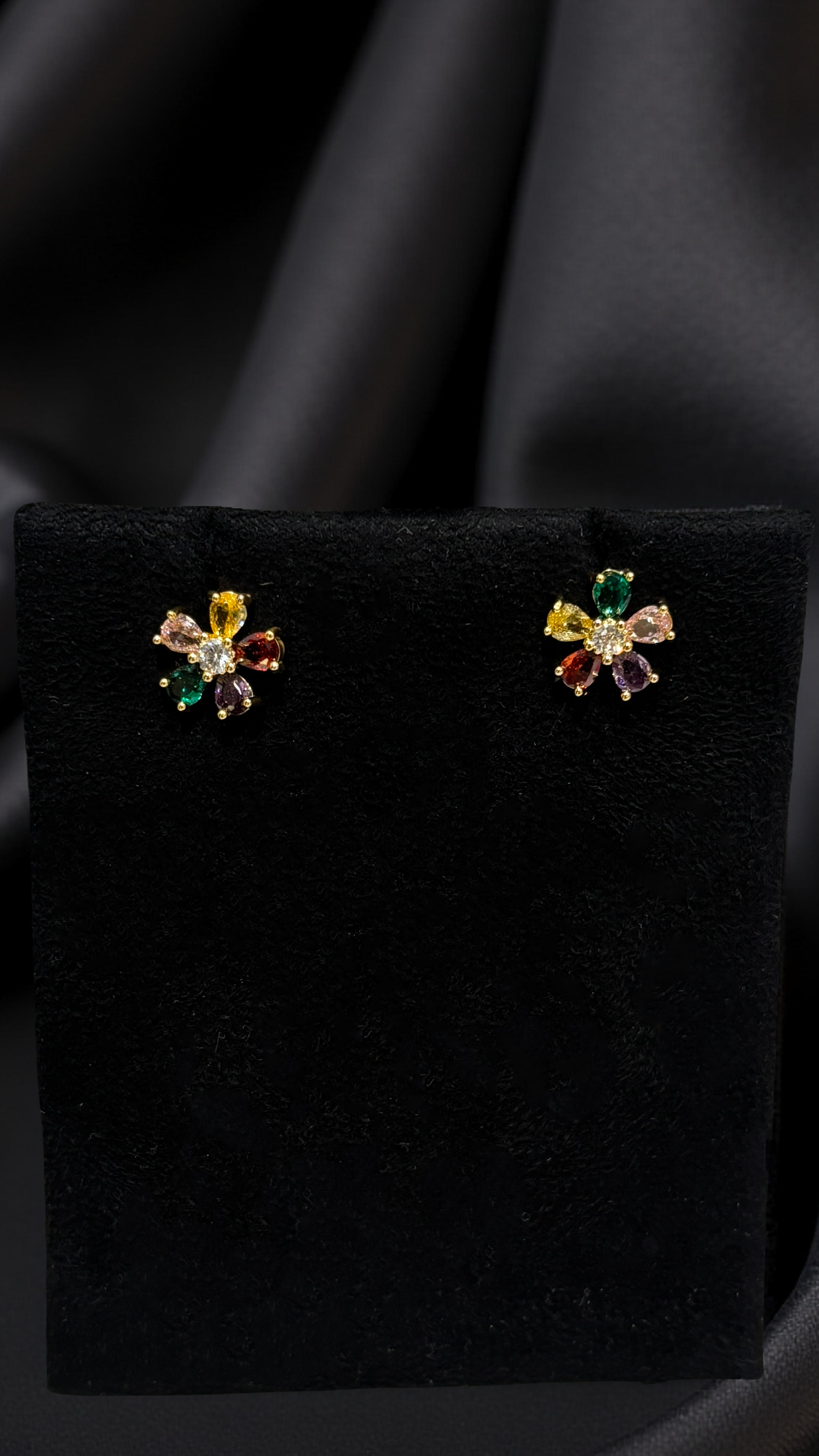 Elegant Floral Gemstone Necklace Set