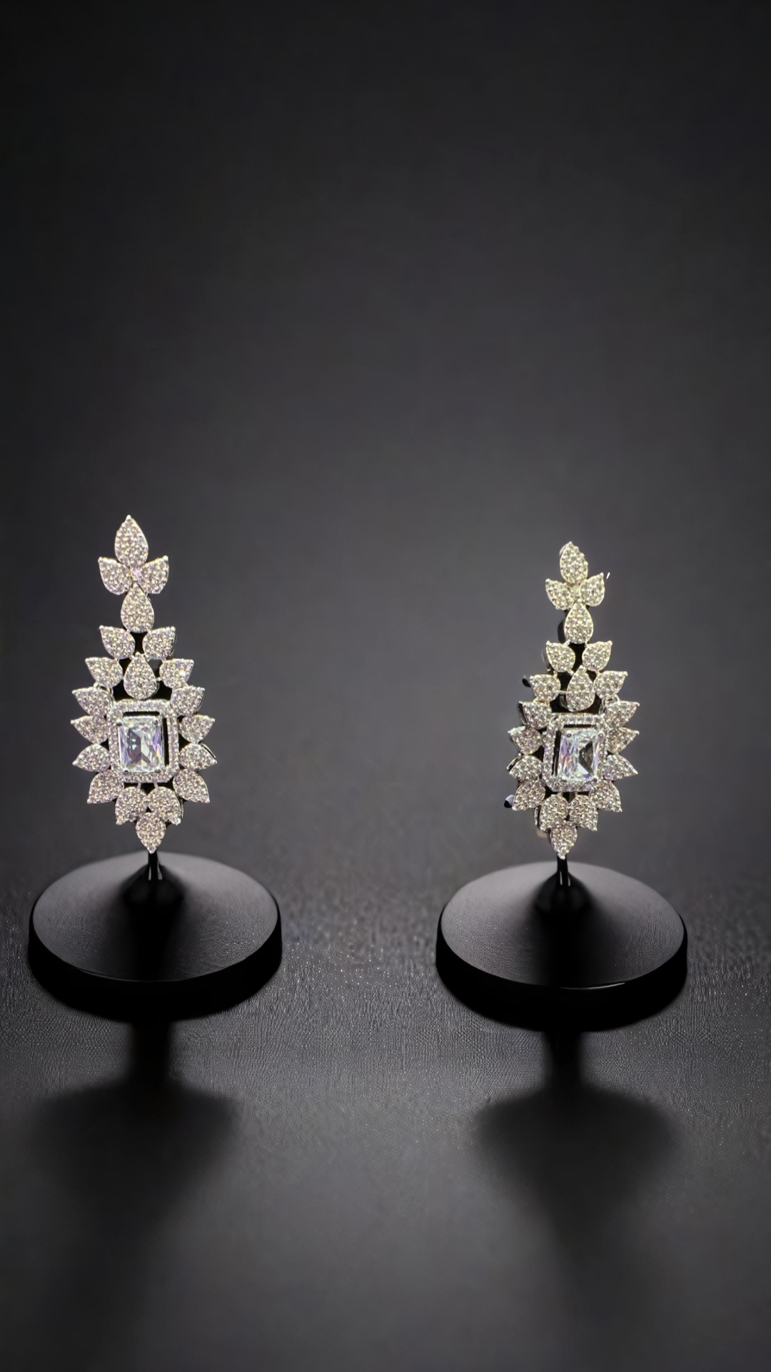 Leaf Motif AD Necklace