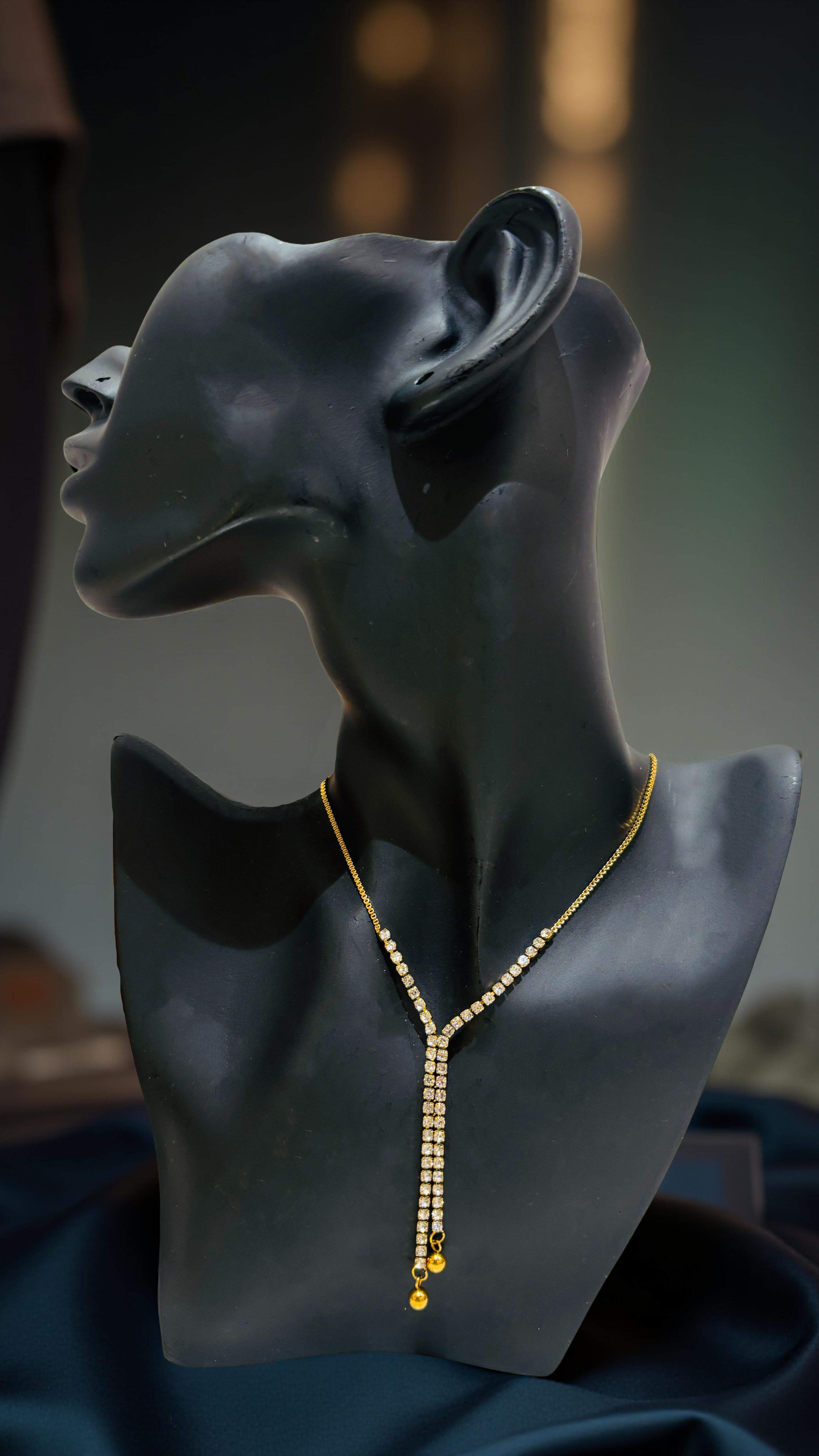 Elegant crystal Pendant Necklace