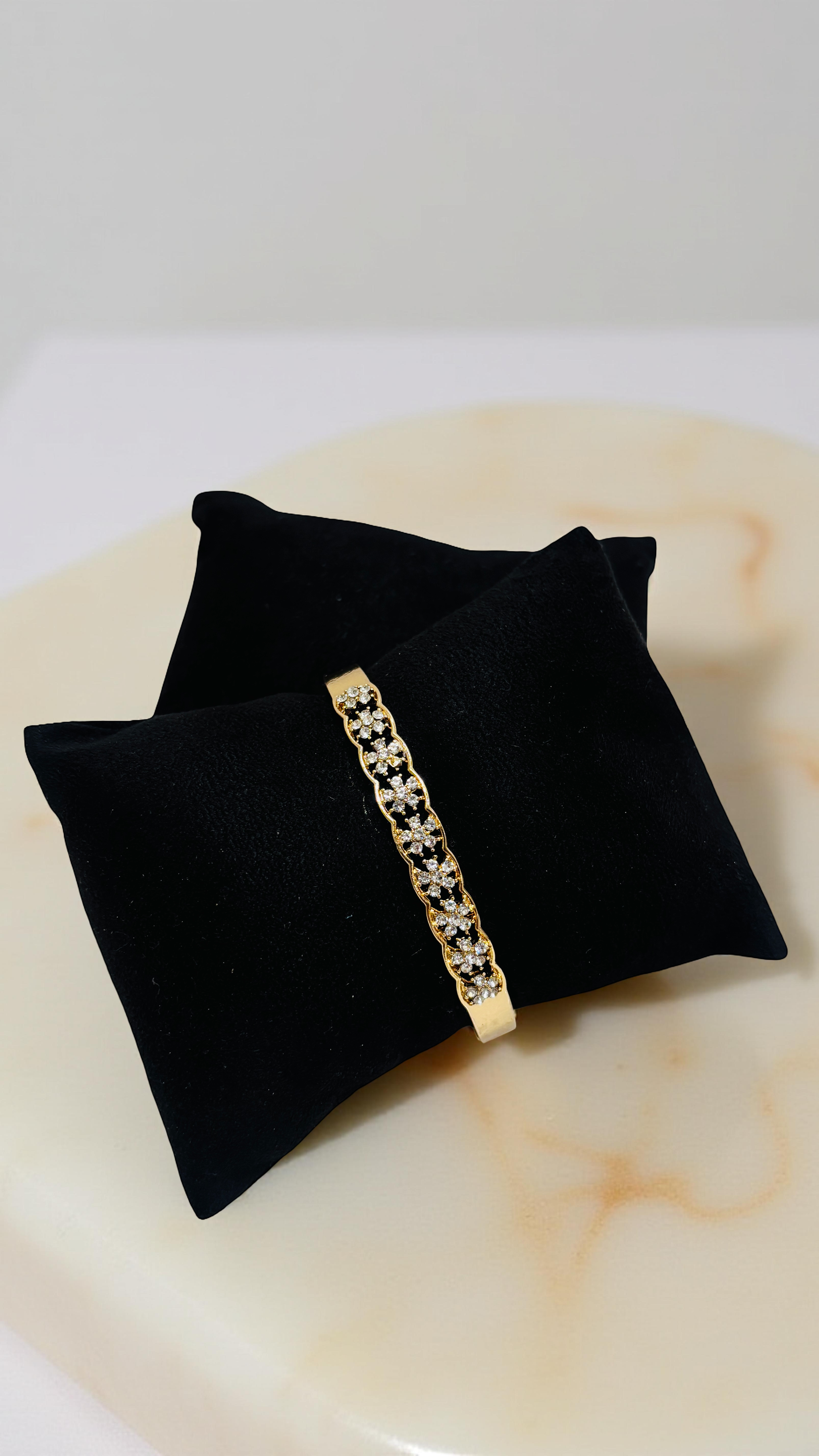 Elegant Gold-Plated Ring with Crystals