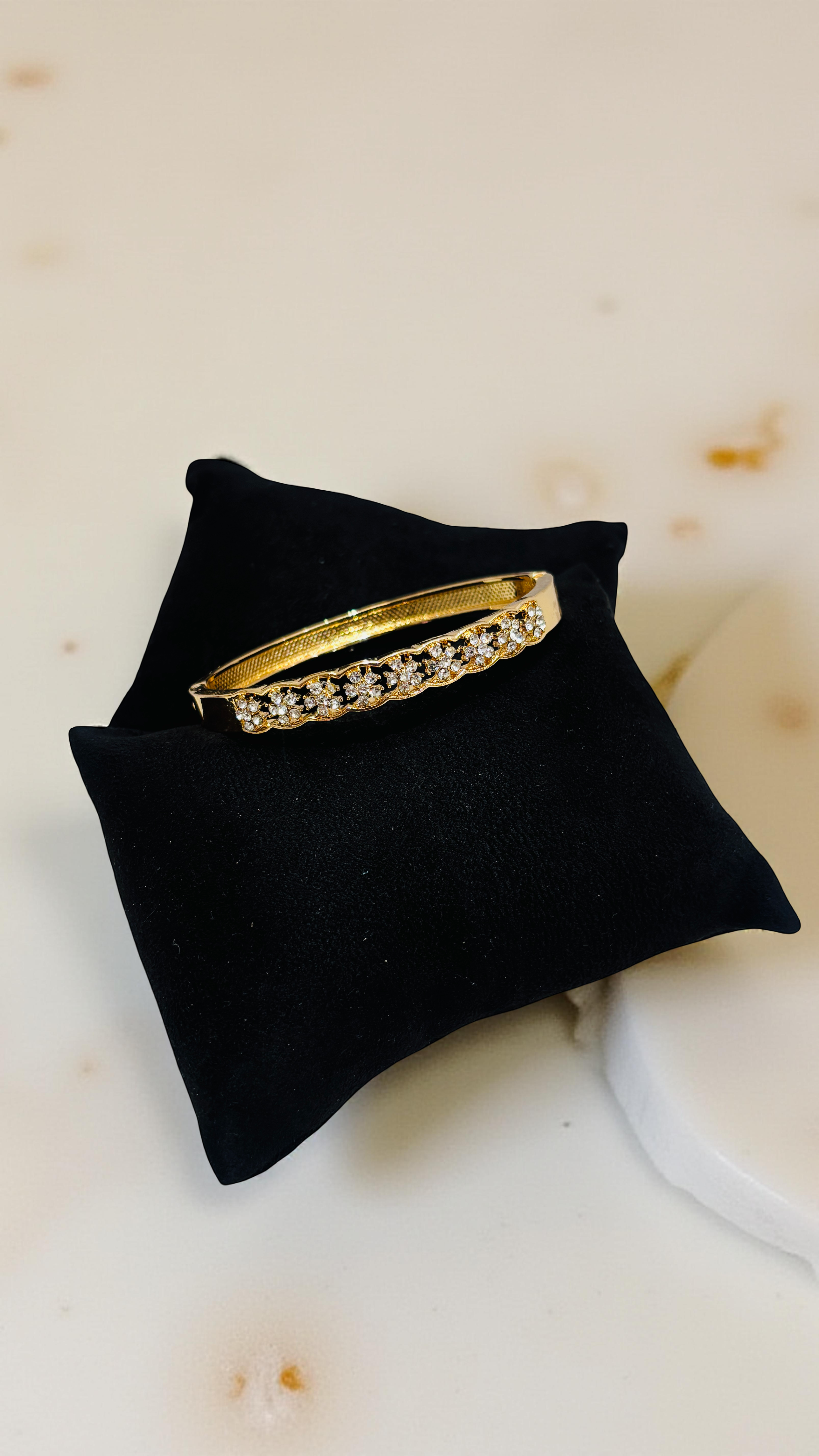 Elegant Gold-Plated Ring with Crystals