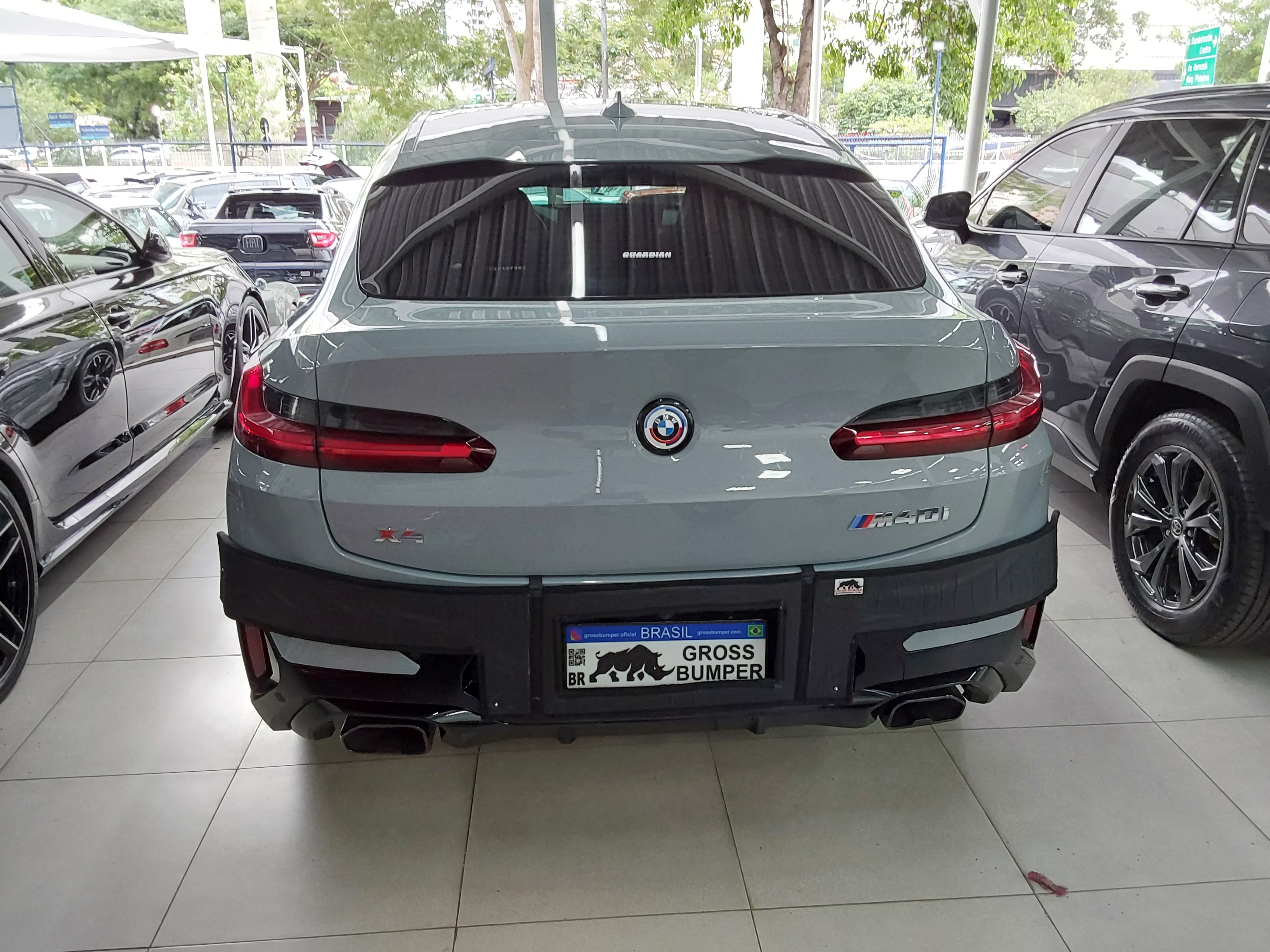 Sedans e SUVs Esportivos de Luxo