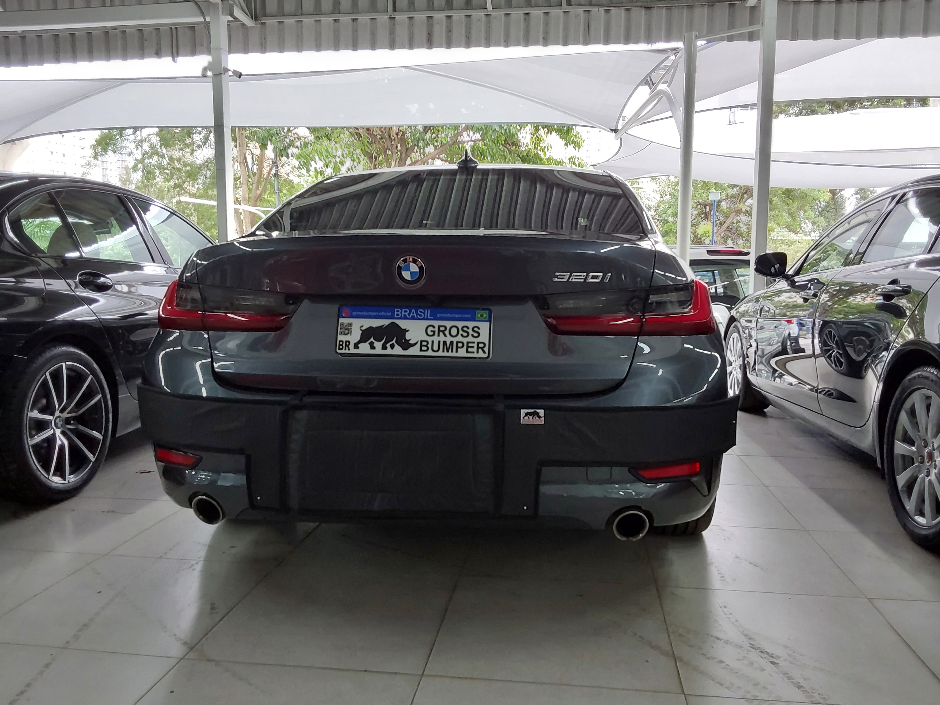 Sedans e SUVs Esportivos de Luxo