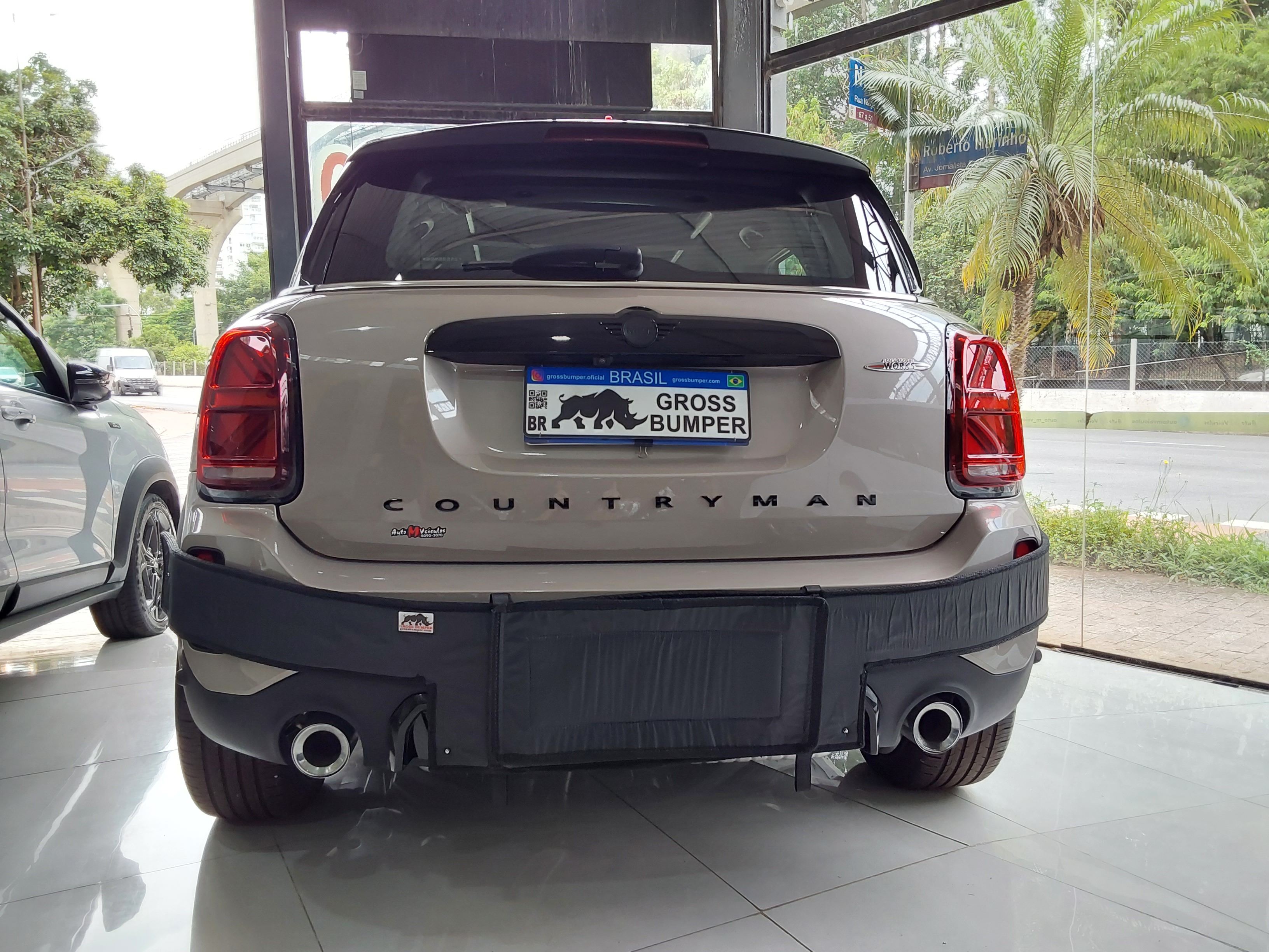 Sedans e SUVs Esportivos de Luxo