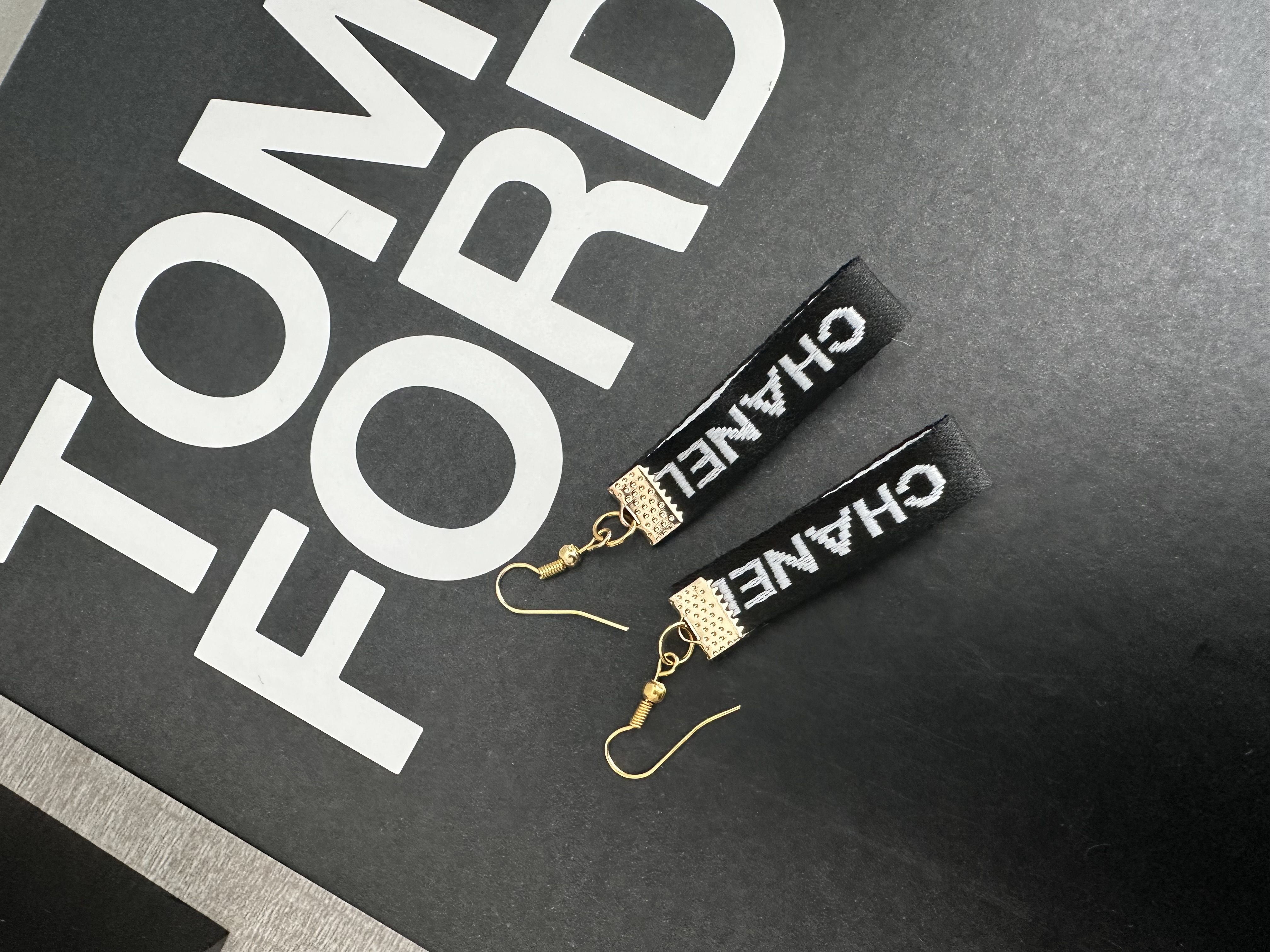 CHANEL Ribbon Earrings