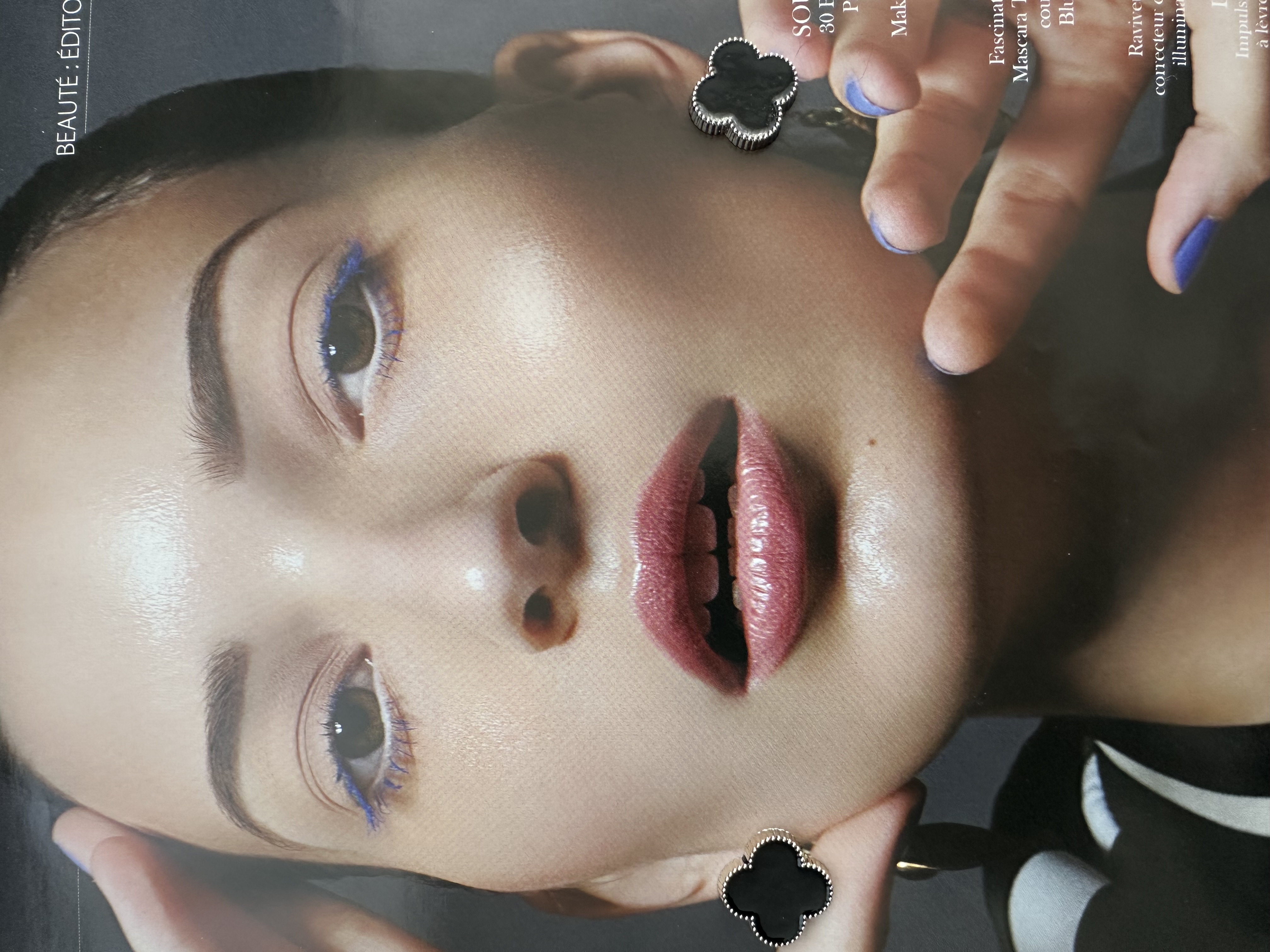 Black Clover-Shaped Earrings