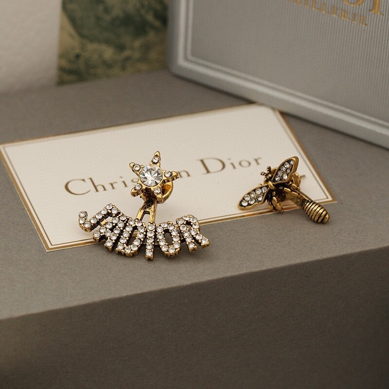 Star-shaped rhinestone ear jacket earrings