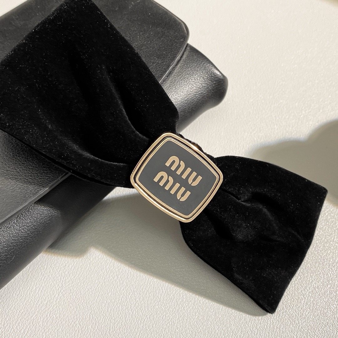  Black Velvet Hair Clip