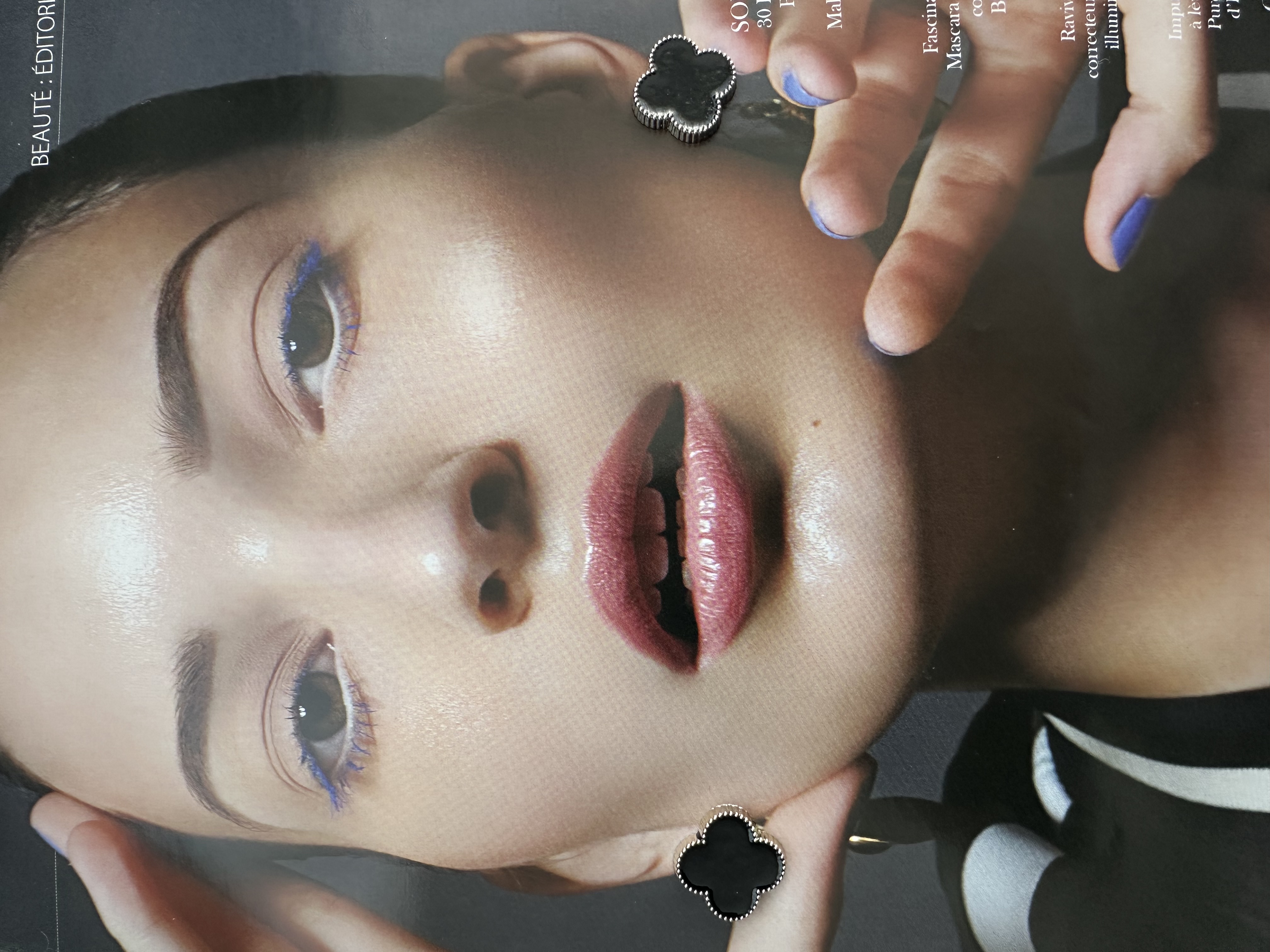 Black Clover-Shaped Earrings