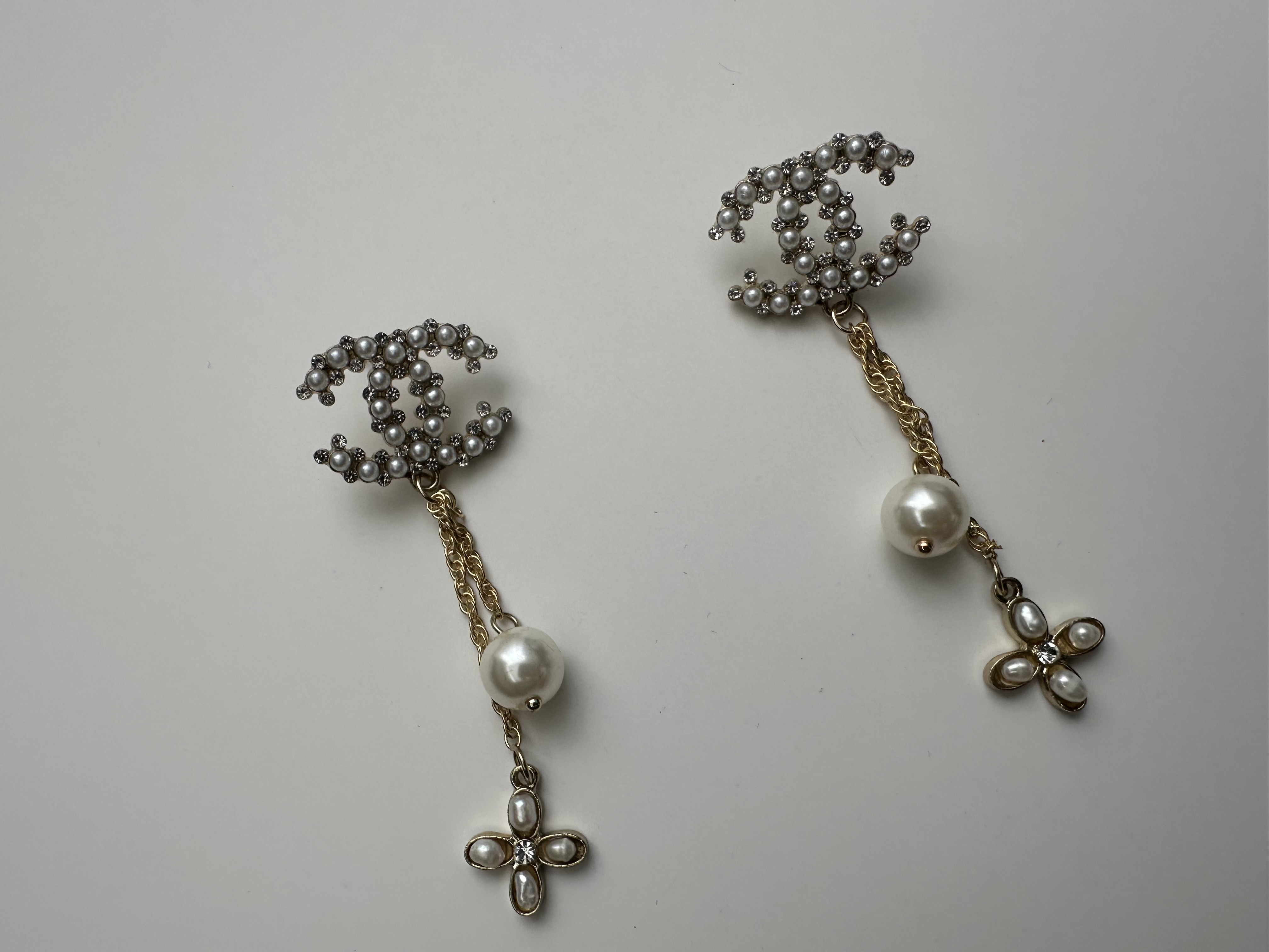 Elegant Pearl and Crystal Earrings