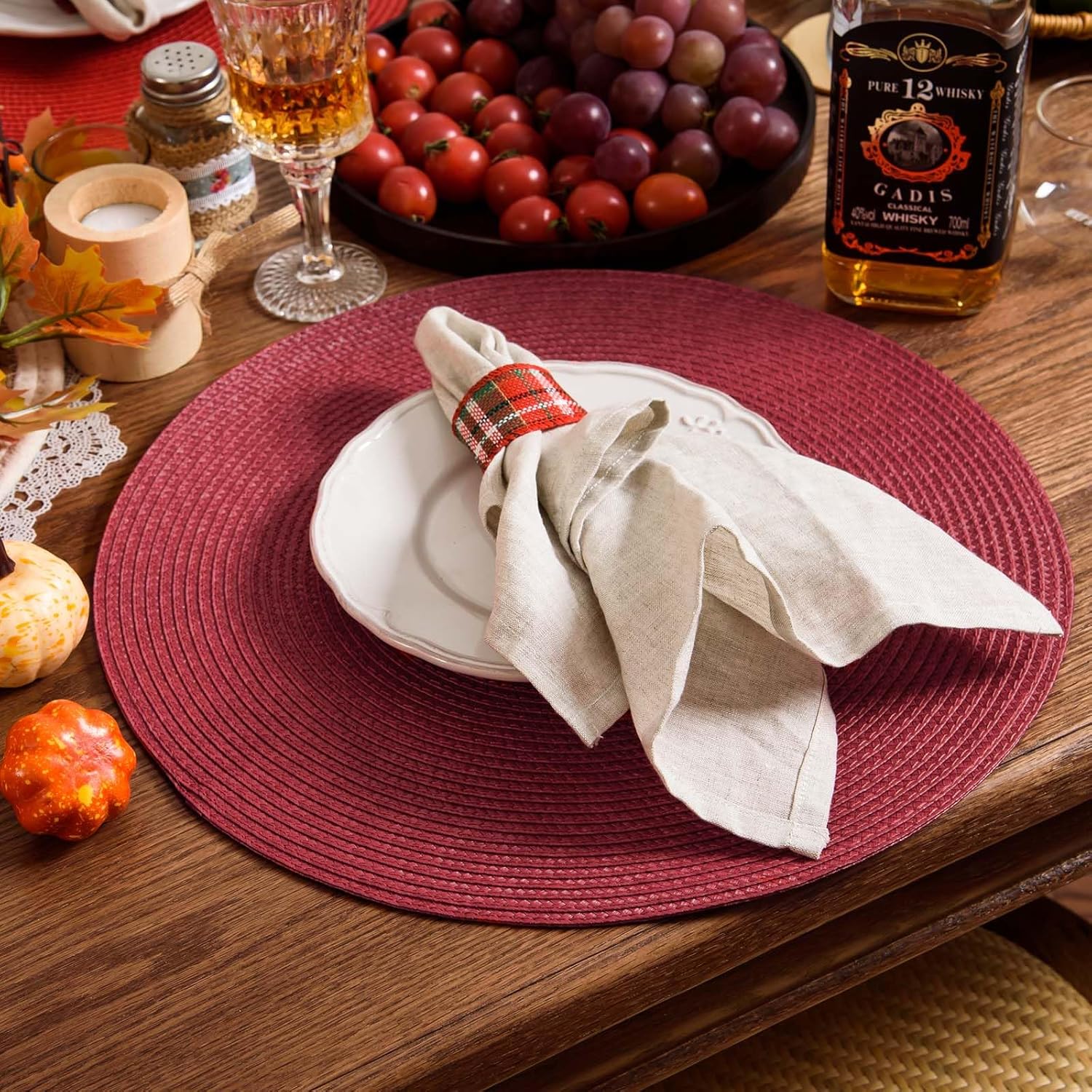 Round Braided Placemats Set of 8 Round Table Mats for Dining Tables Natural Woven Heat Resistant Place mats 15 Inch (Tango red,8)