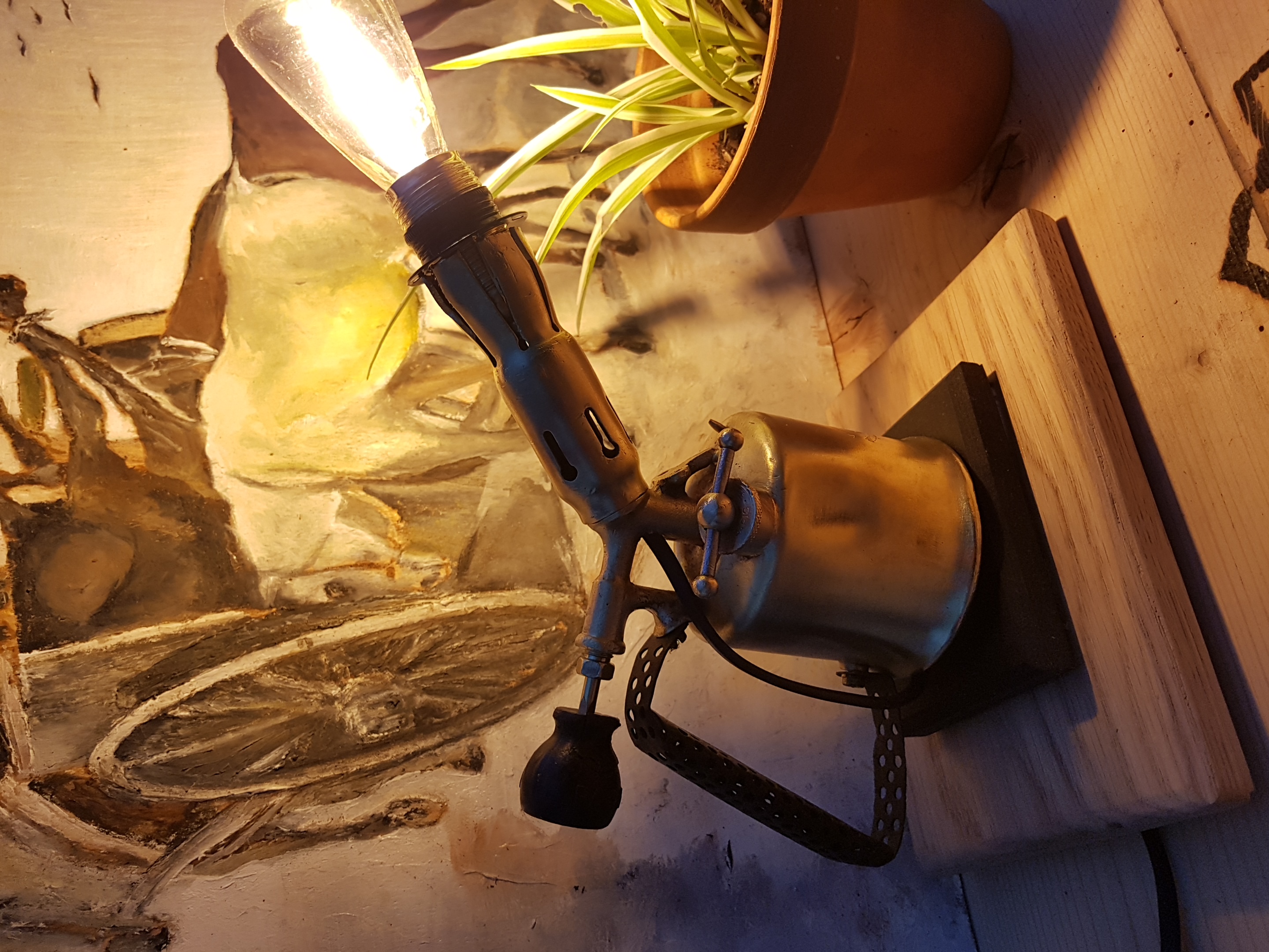 Ancien chalumeau en lampe