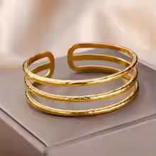 Elegant Gold Bracelet