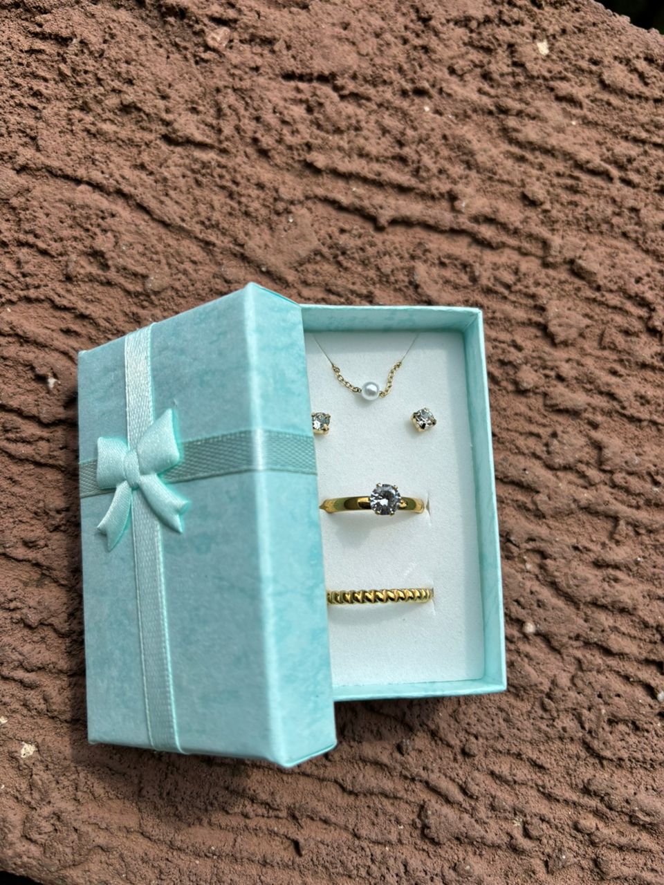  Elegant Gift Box