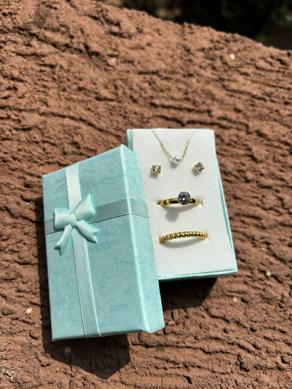  Elegant Gift Box