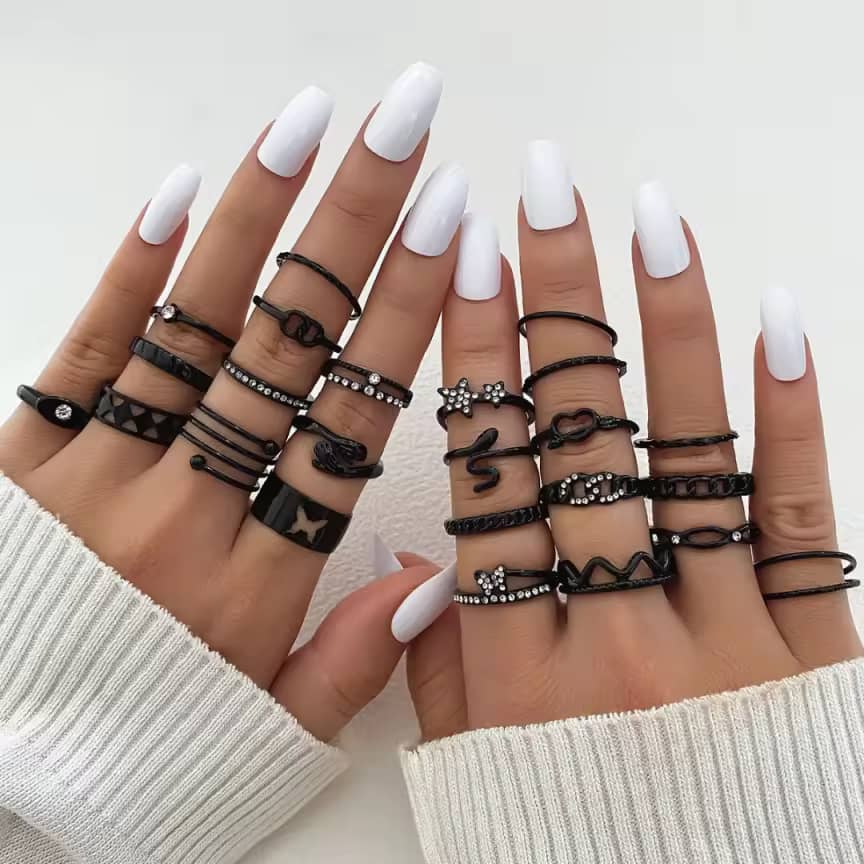 Stylish Black Rings Set