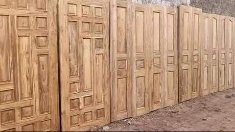 সলিড গামারি কাঠের দরজা