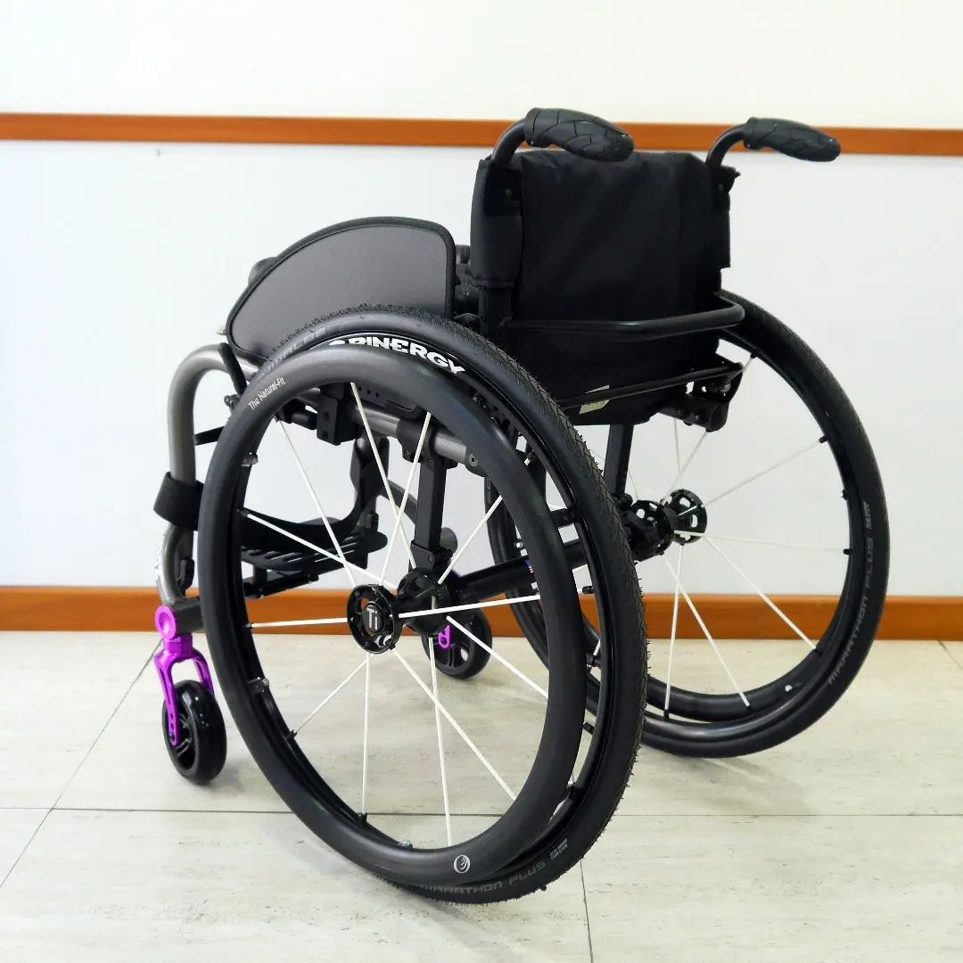 Manual Lightweight Wheelchair