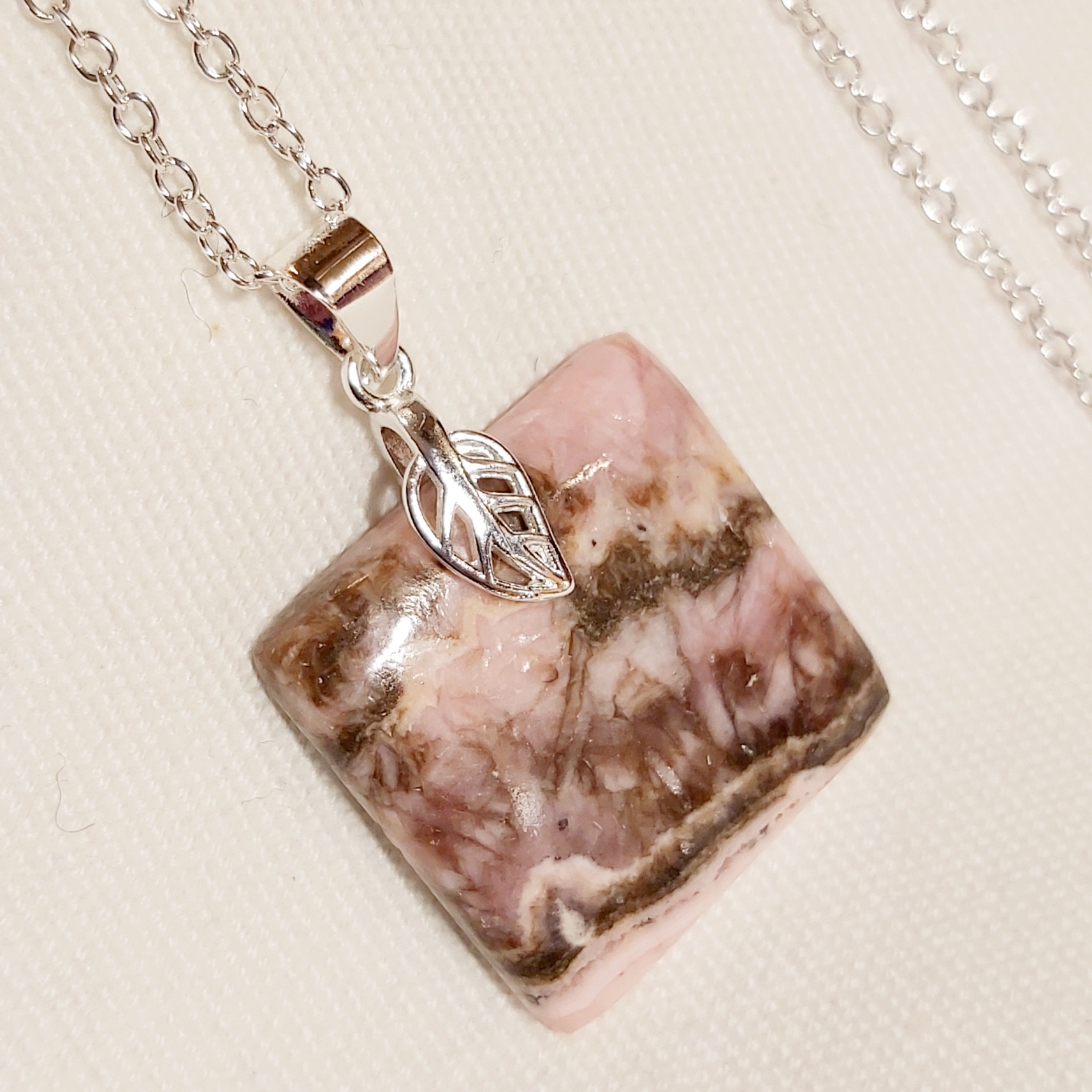 Collier en Rhodocrosite