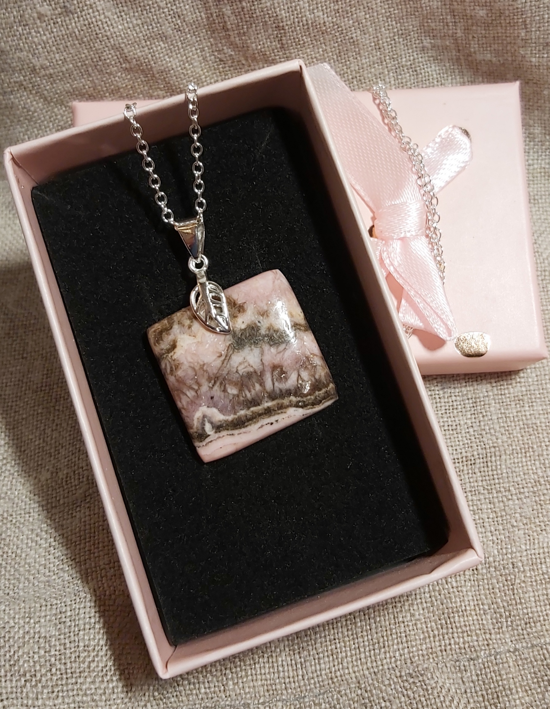 Collier en Rhodocrosite