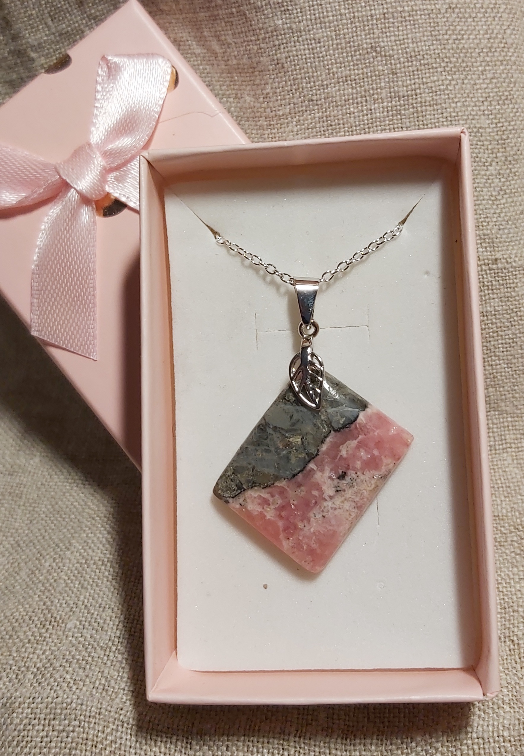 Pendentif en Rhodocrosite.