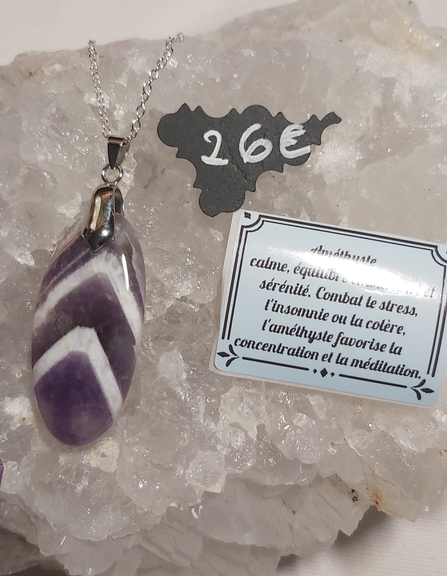 Pendentif en améthyste chevron