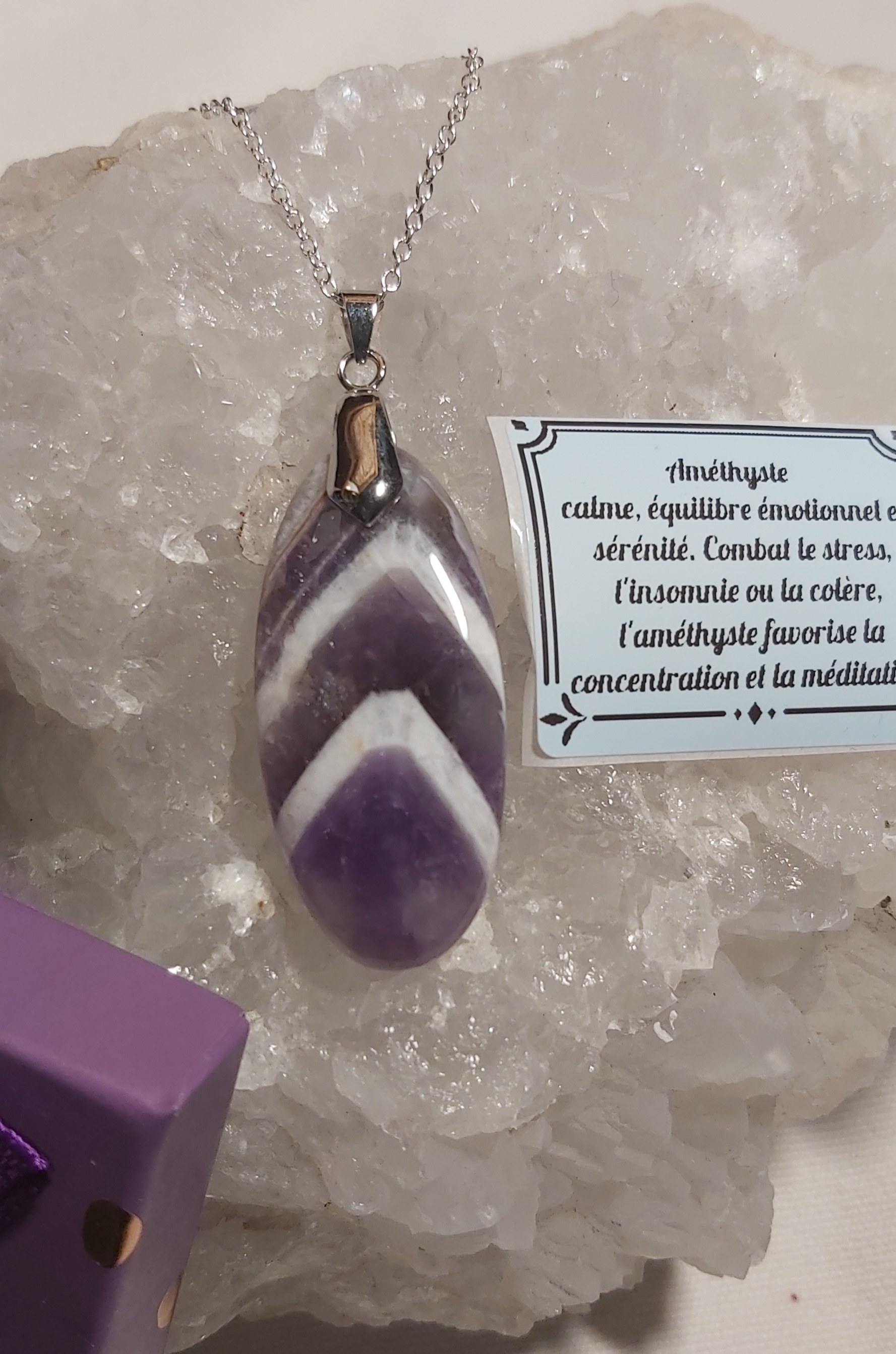 Pendentif en améthyste chevron