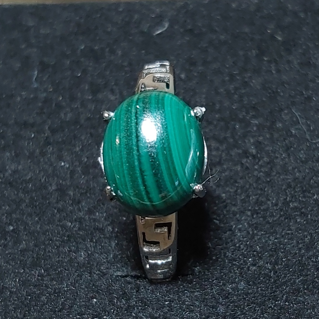 Malachite montée sur bague argent