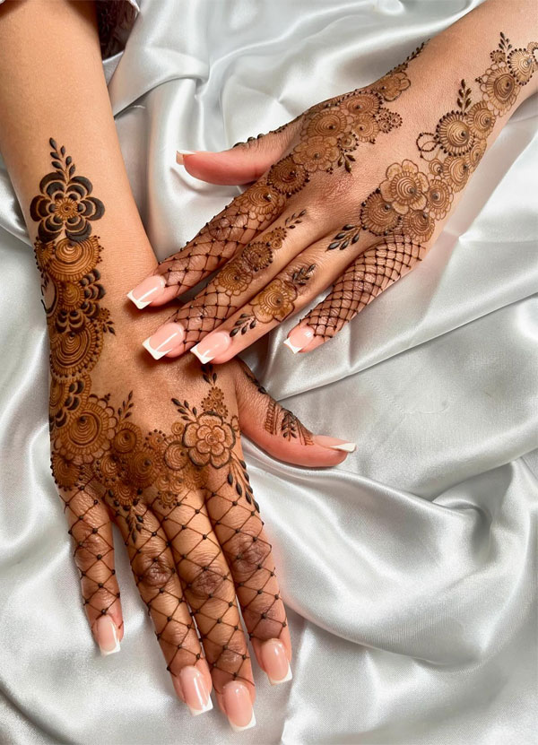 Elegant Henna Art