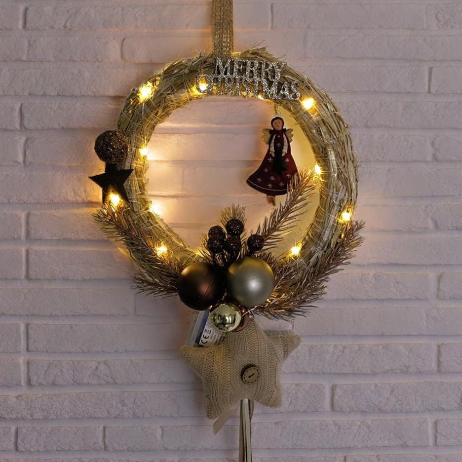 Türkranz - Fensterkranz - Wandkranz beleuchtet / in verschiedenen Variationen ca. 25 cm Durchmesser / LED mit Timer-Funktion