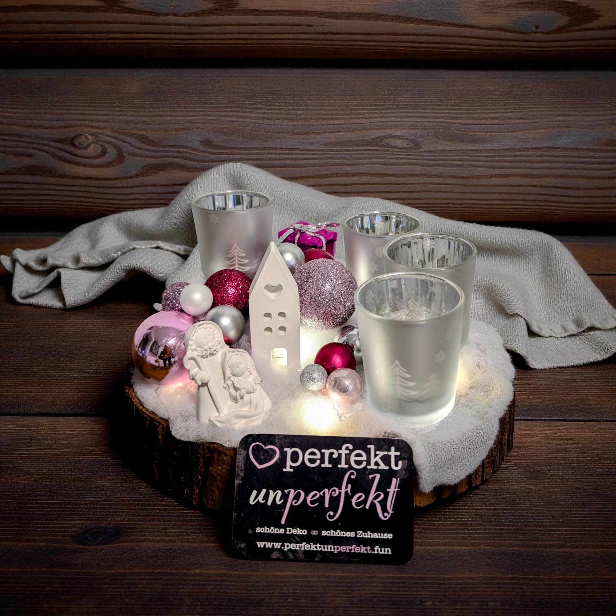 Adventskranz 25x20 cm, mit 4 Kerzenhalter für Teelichter und LED Lichterkette / haltbar / wiederverwendbar / Adventsgesteck / echtes Holz