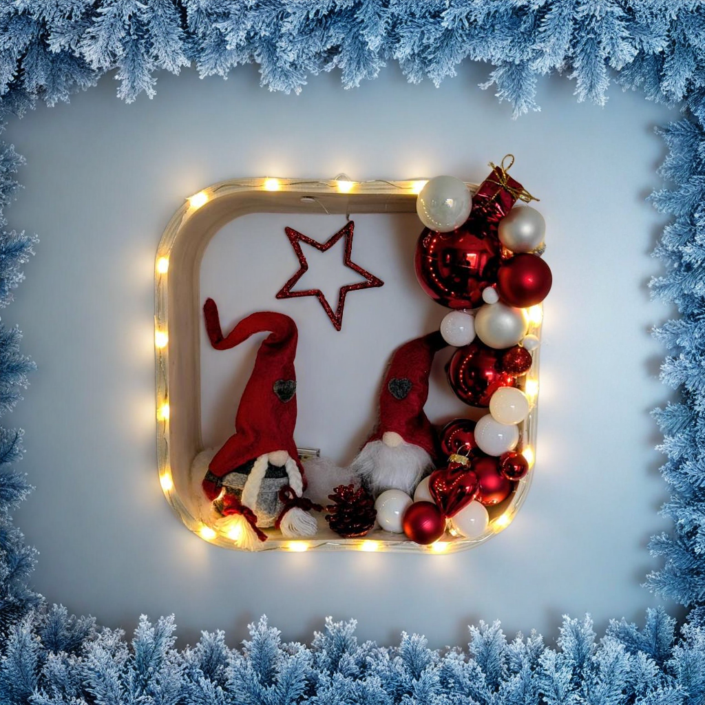 Weihnachtsdeko mit LED-Lichterkette / Wand-Deko / Tischdeko/ Weihnachten / im klassischen Weiß-Rot / 2 X Weihnachtswichtel / Handgefertigt