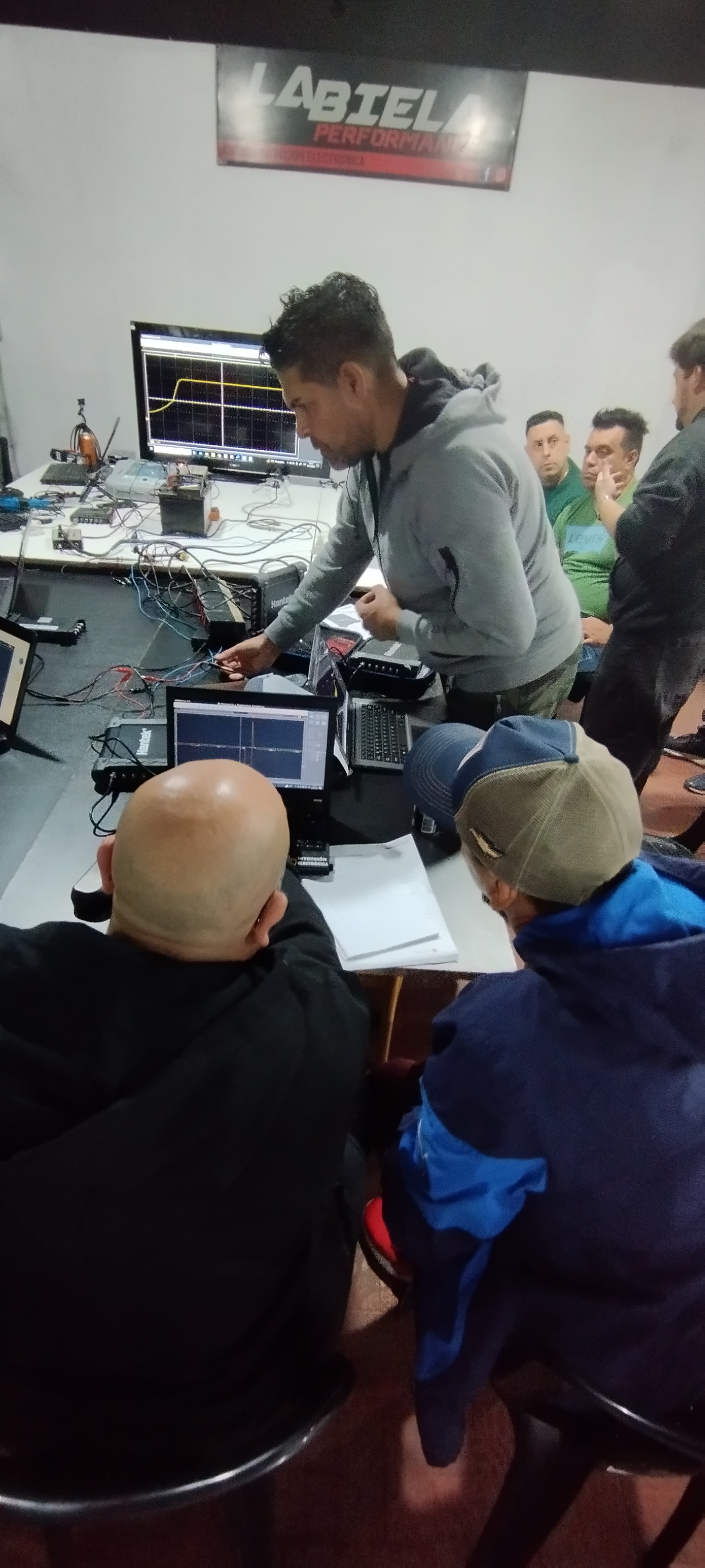 DIAGNOSTICO CON OCILOSCOPIO