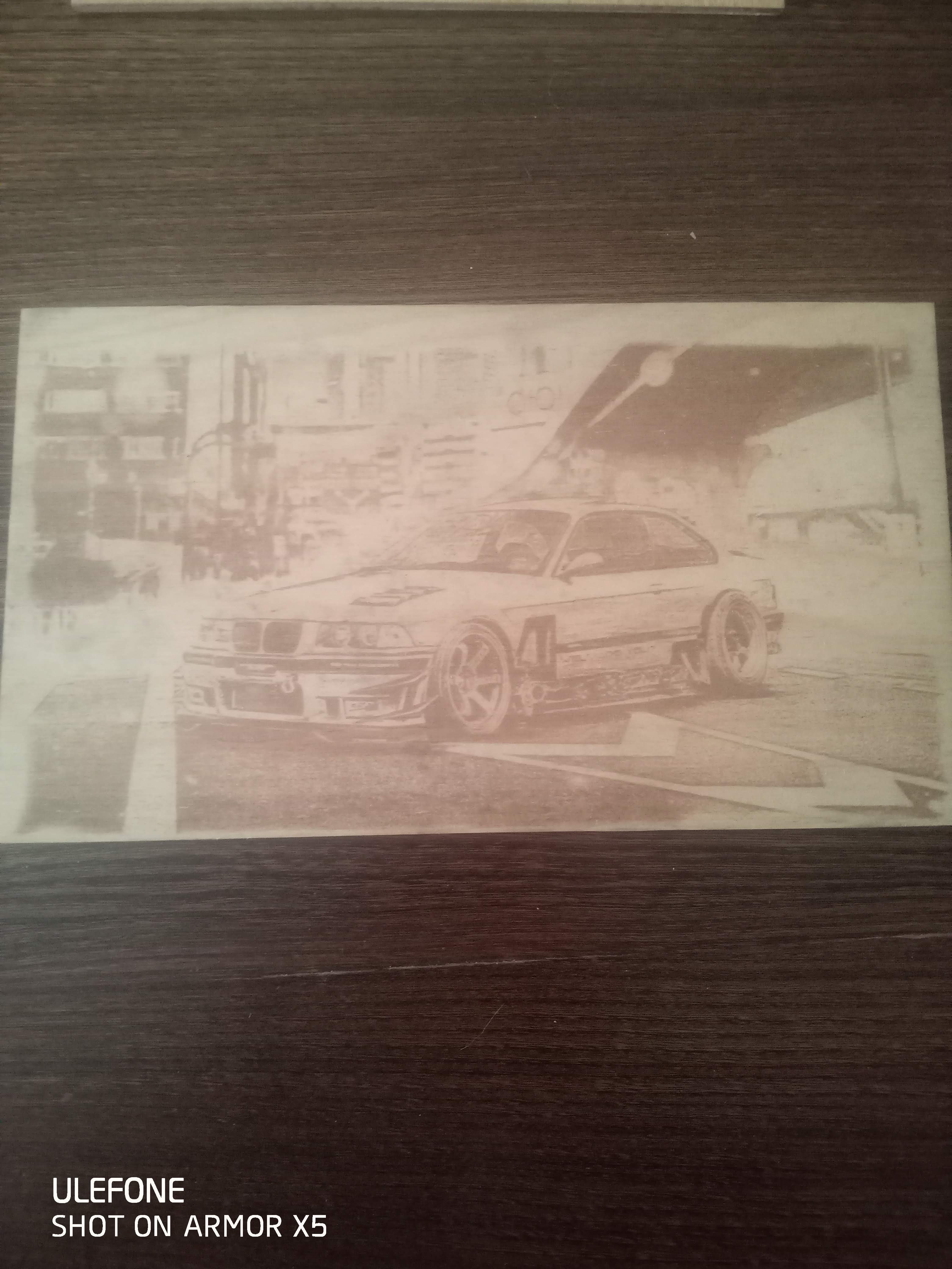 art de voiture grave sur bois