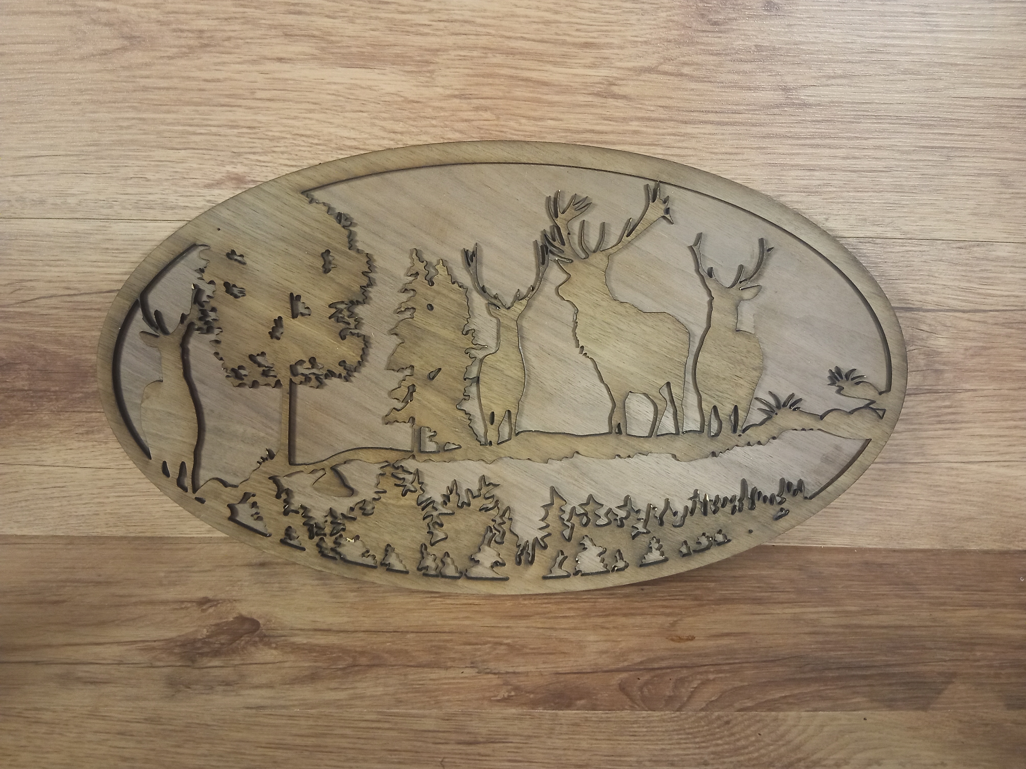 Décoration murale en forme de silhouette de cerf des bois