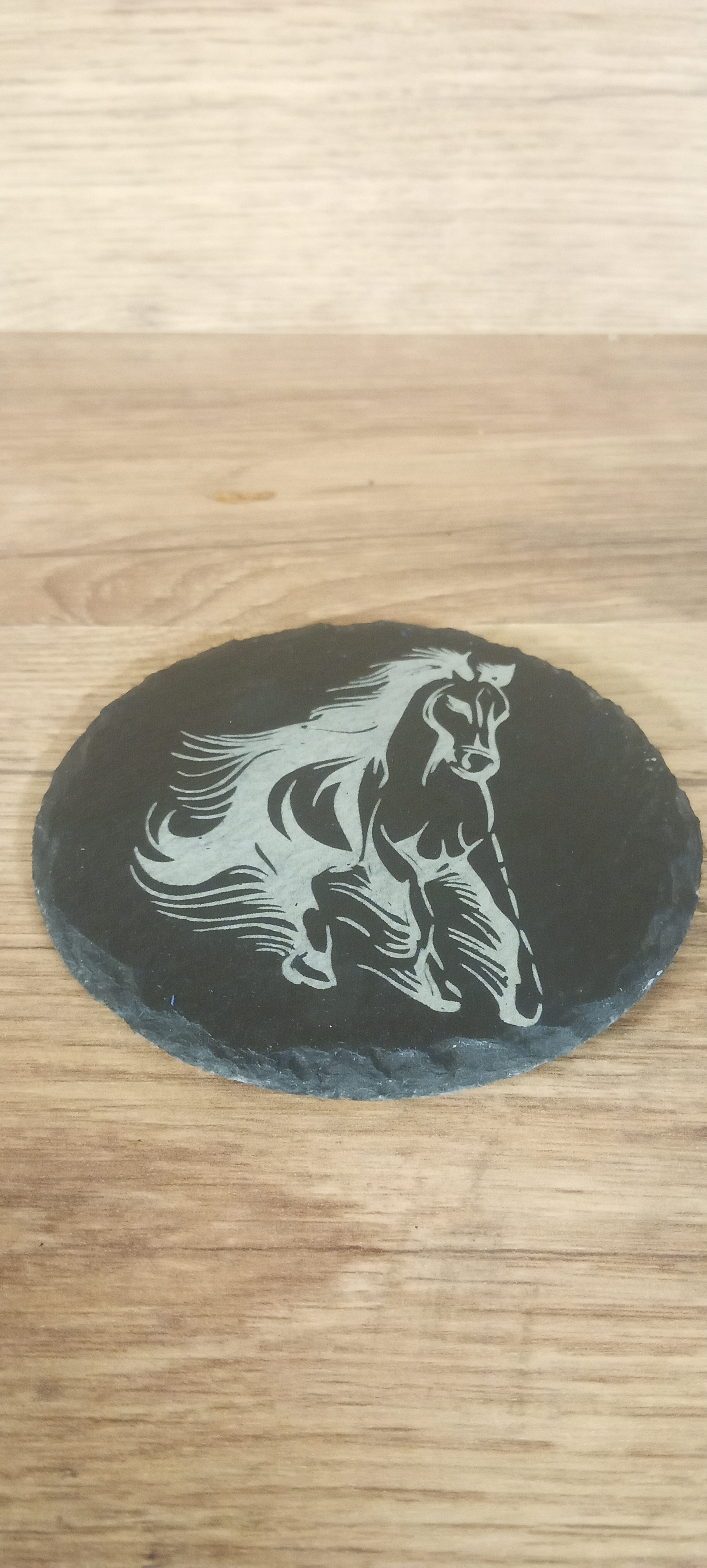 dessous de verre gravée en forme de cheval
